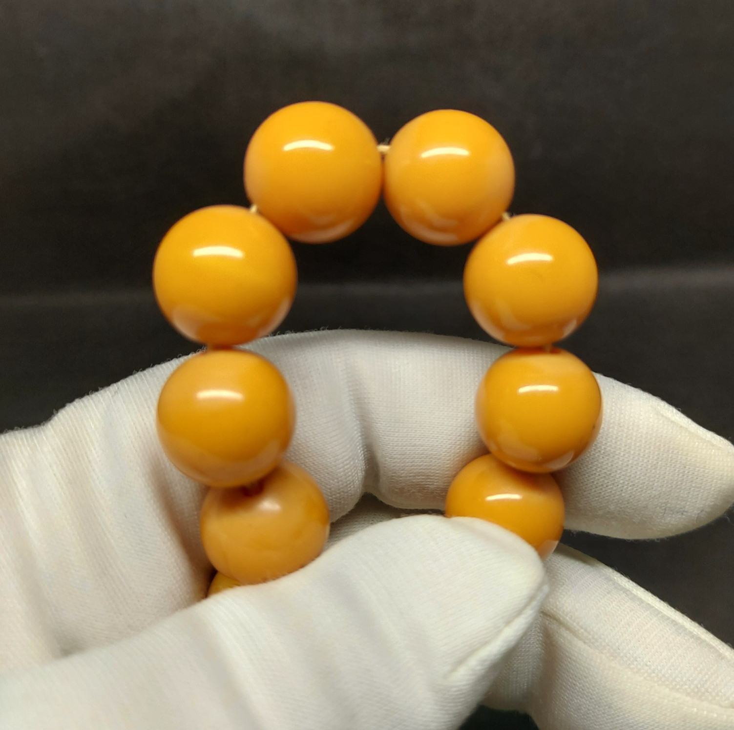 Vintage Butterscotch Egg Yolk Bakelite Round Beaded Necklace 15-1/2” 47g Tested