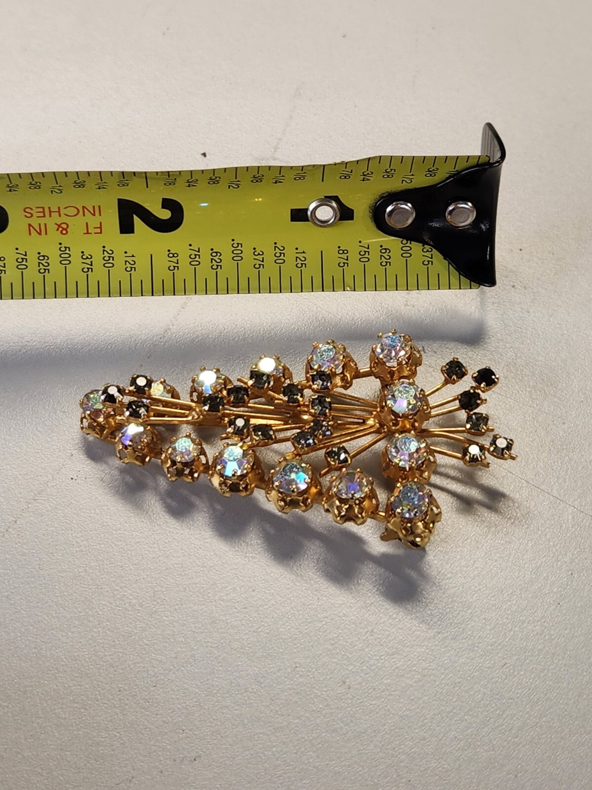 GREY & CRYSTAL AURORA BOREALIS RHINESTONE SPRAY BROOCH SPARKLING GOLDTONE FINISH