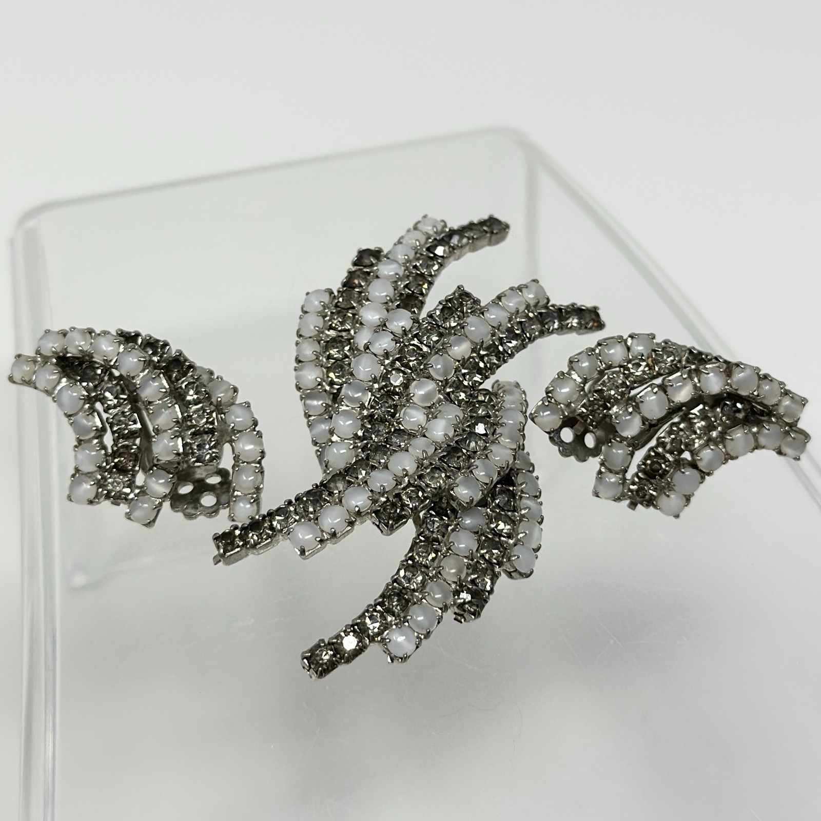 Vtg Unmarked Kramer Gray Rhinestone Cat Eye Cabochon Brooch Clip On Earrings Set