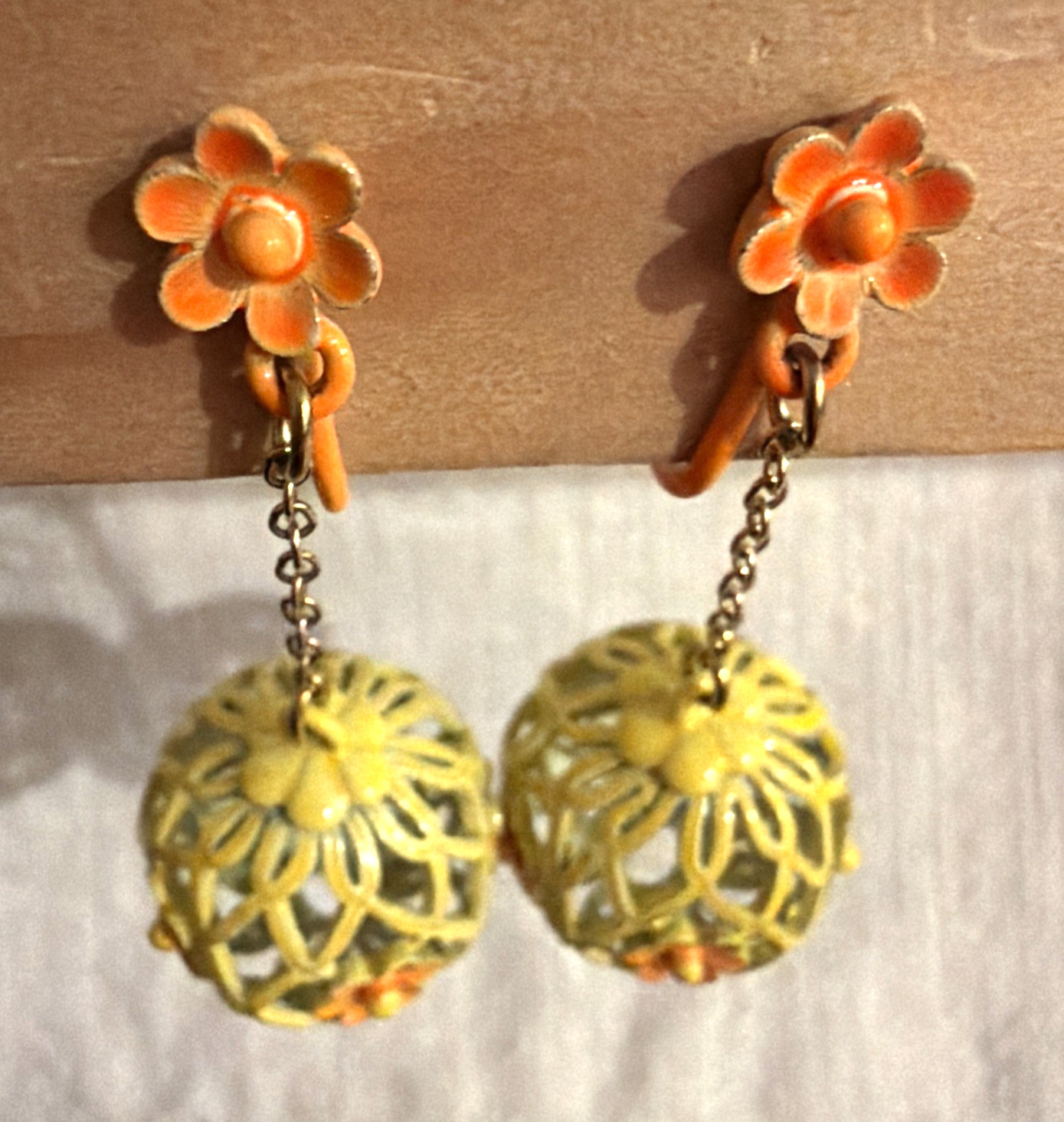Vintage 1960’s Flower Power Enamel Flower Dangle Earrings Clip On Funky Stylish