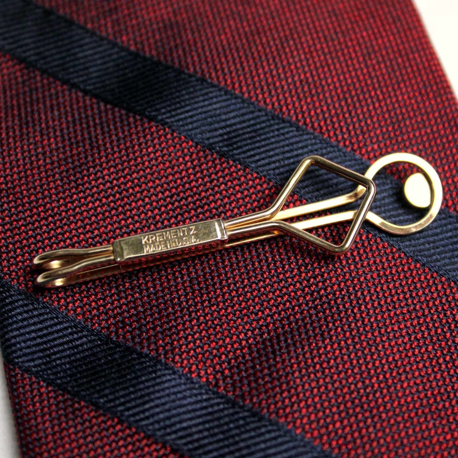 Vintage 1940s Modernist Krementz Rolled Gold Red Glass Cabochon Tie Clip Bar