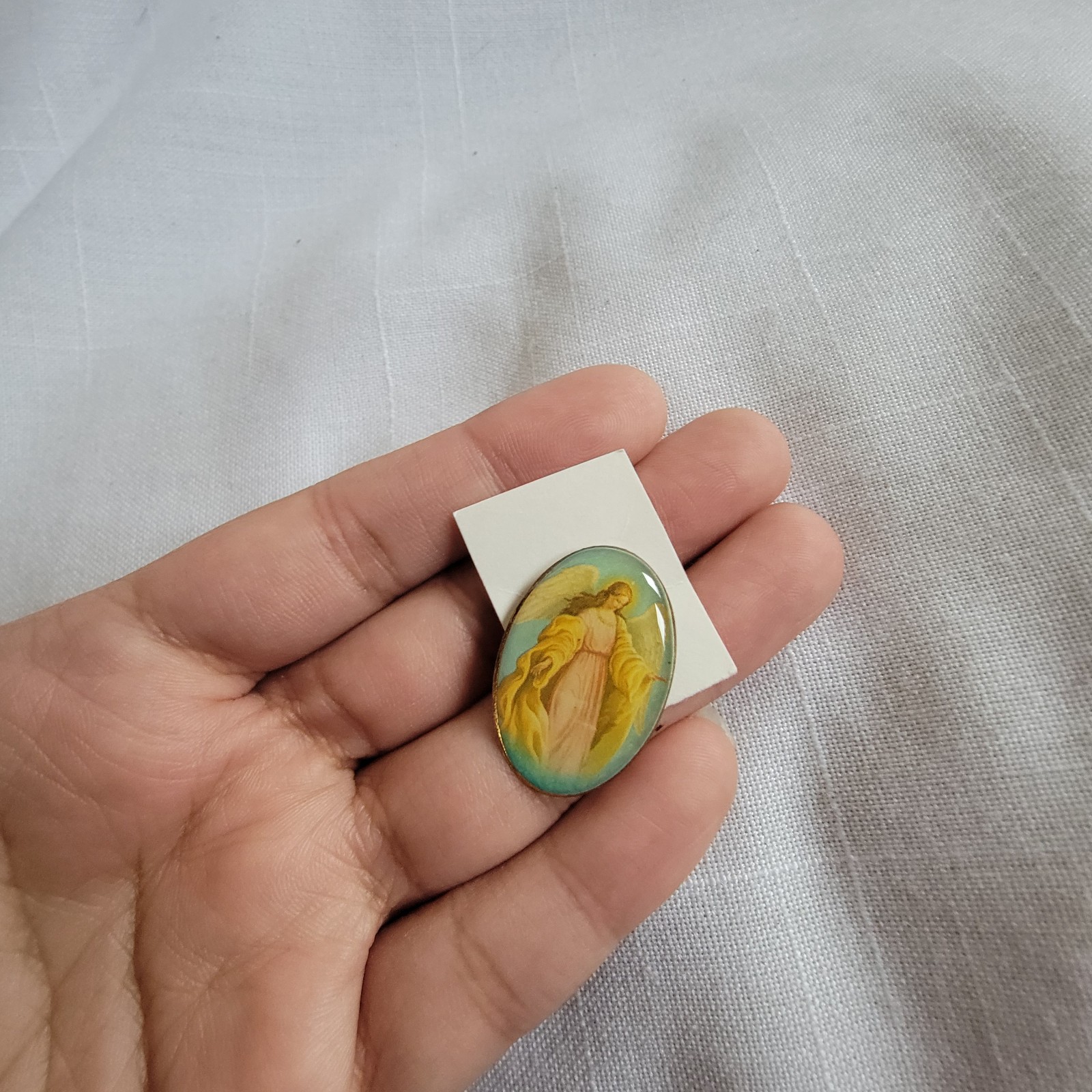 Vintage oval guardian angel vatican lapel pin brooch