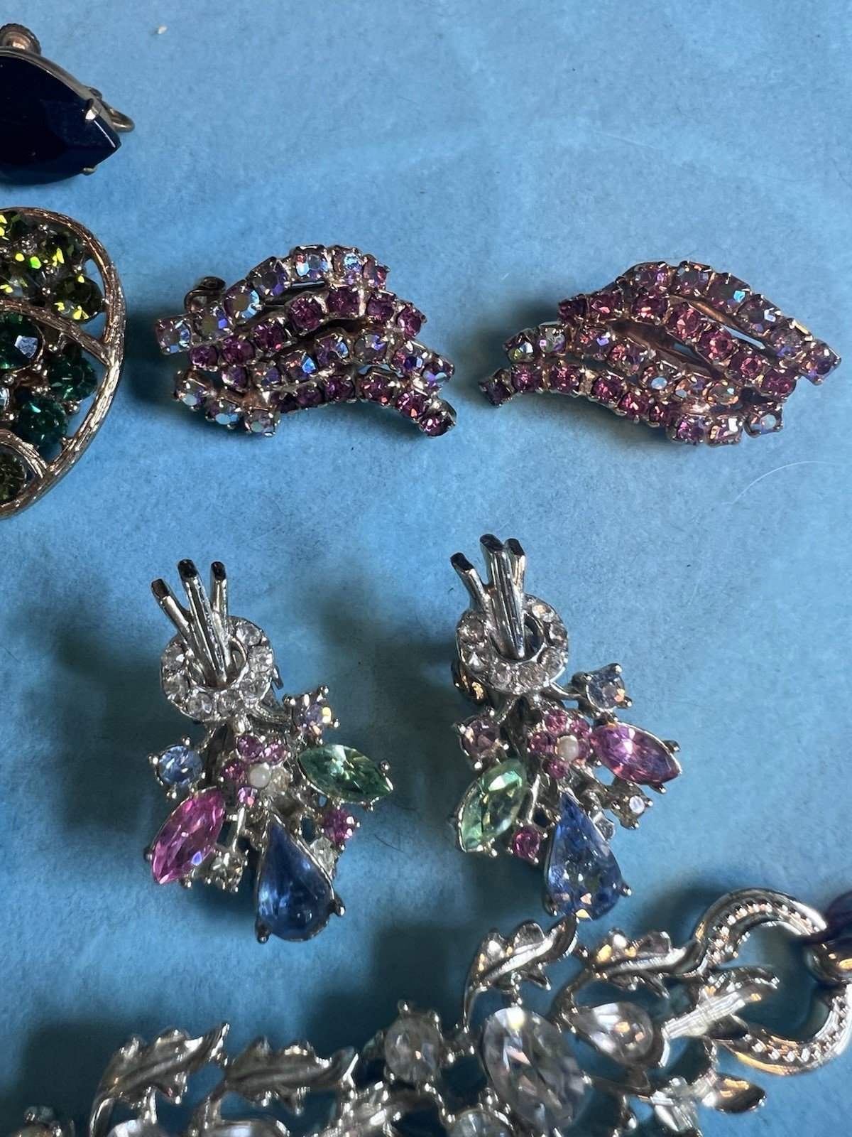 Lot 7 Pr Vintage Clip Earrings Lisner, Kramer, Weiss & Haskell & Lisner Necklace