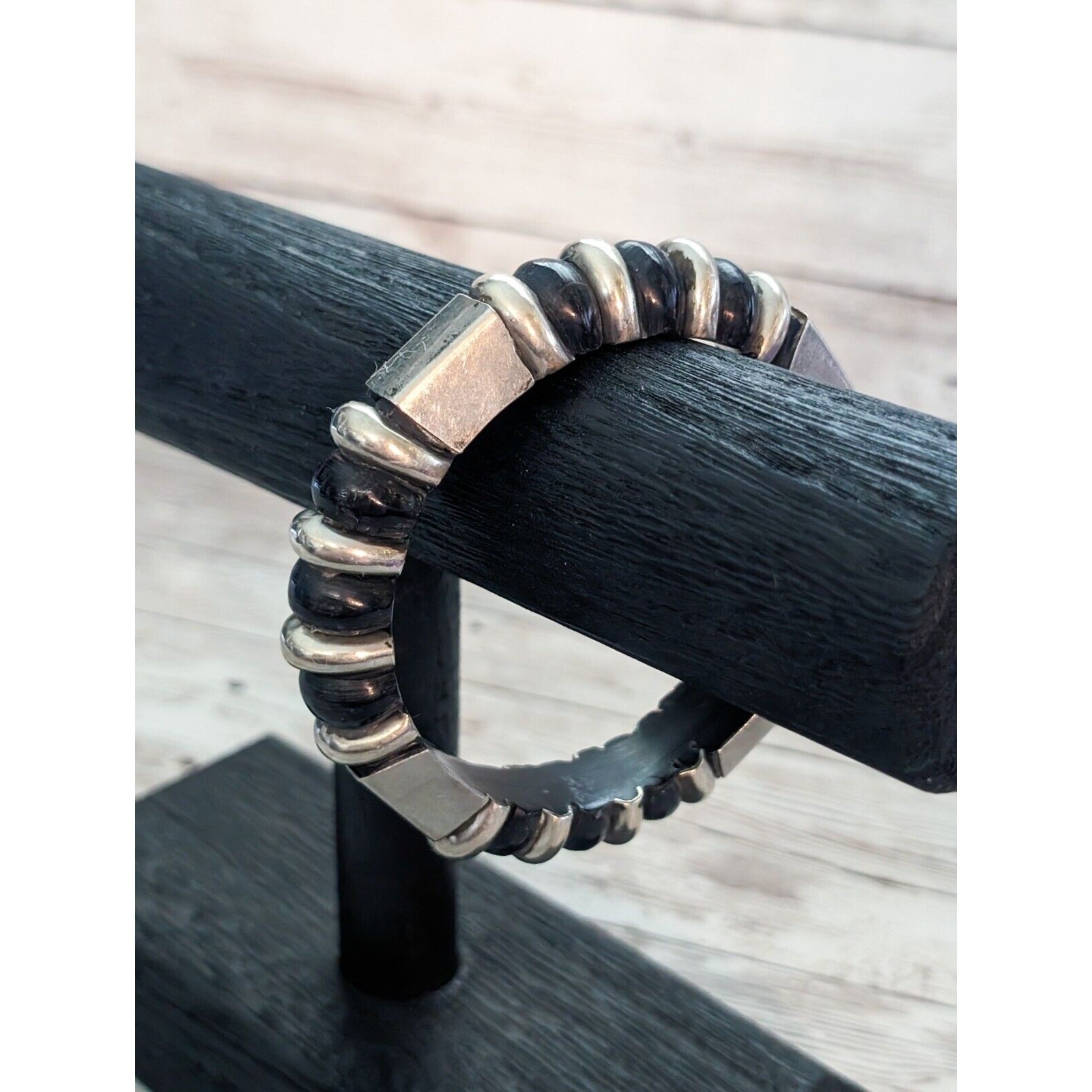 Vintage Bracelet Chunky Black & Silver Tone – Marks and Signs of Wear