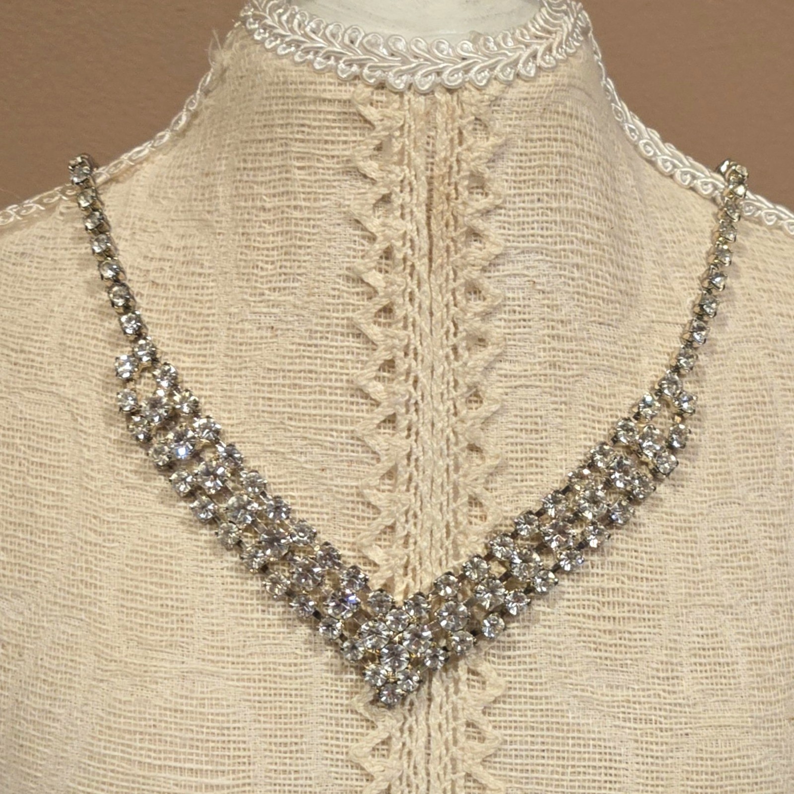 Vintage Lind Rhinestone Bib Necklace Silver Plated Bridal jewelry Glam Jewelry