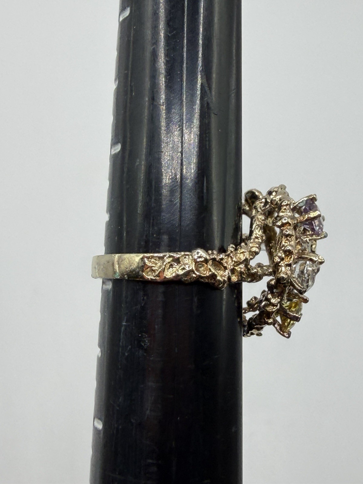 VINTAGE GOLD TONE BRUTALIST MULTI STONE RING SIZE 6