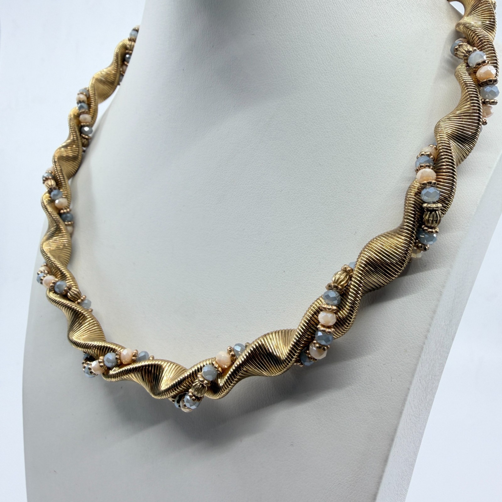 VTG Retro Gold Tone Twisted Wire Choker Necklace Beaded Crystal Magnetic Clasp