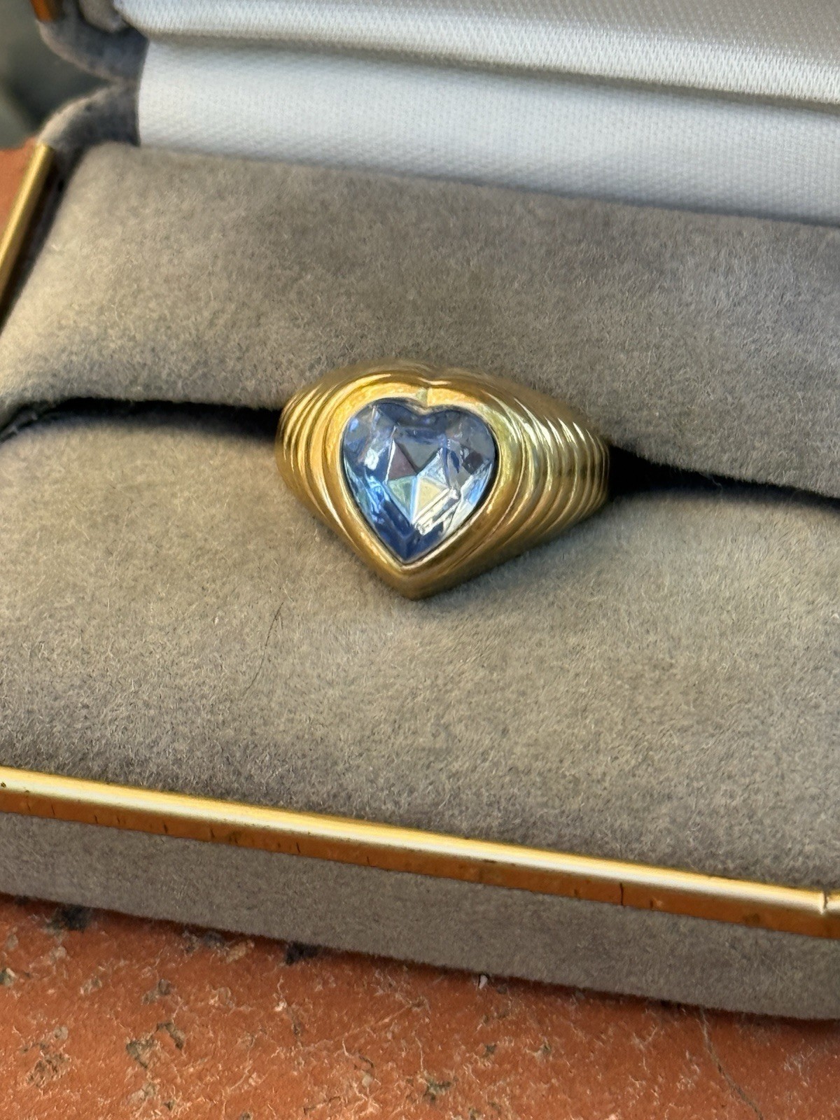 VINTAGE Avon Bold Sparkle Blue Bezel Heart Ring RARE Size 7