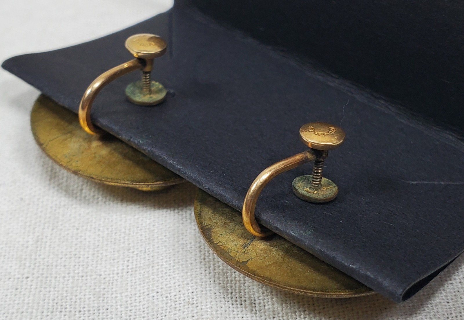 Vintage 1/20th 12k Gold Filled Circle Disc Steam Engines Screw Back Earrings