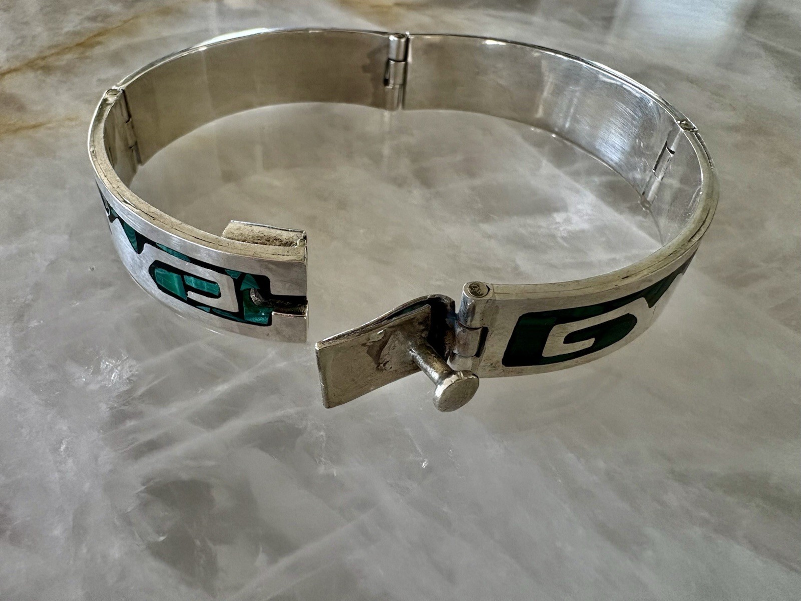 Mexican Sterling Silver Taxco 7 1/2 Inche Bracelet With Genuine Malachite Inlay.
