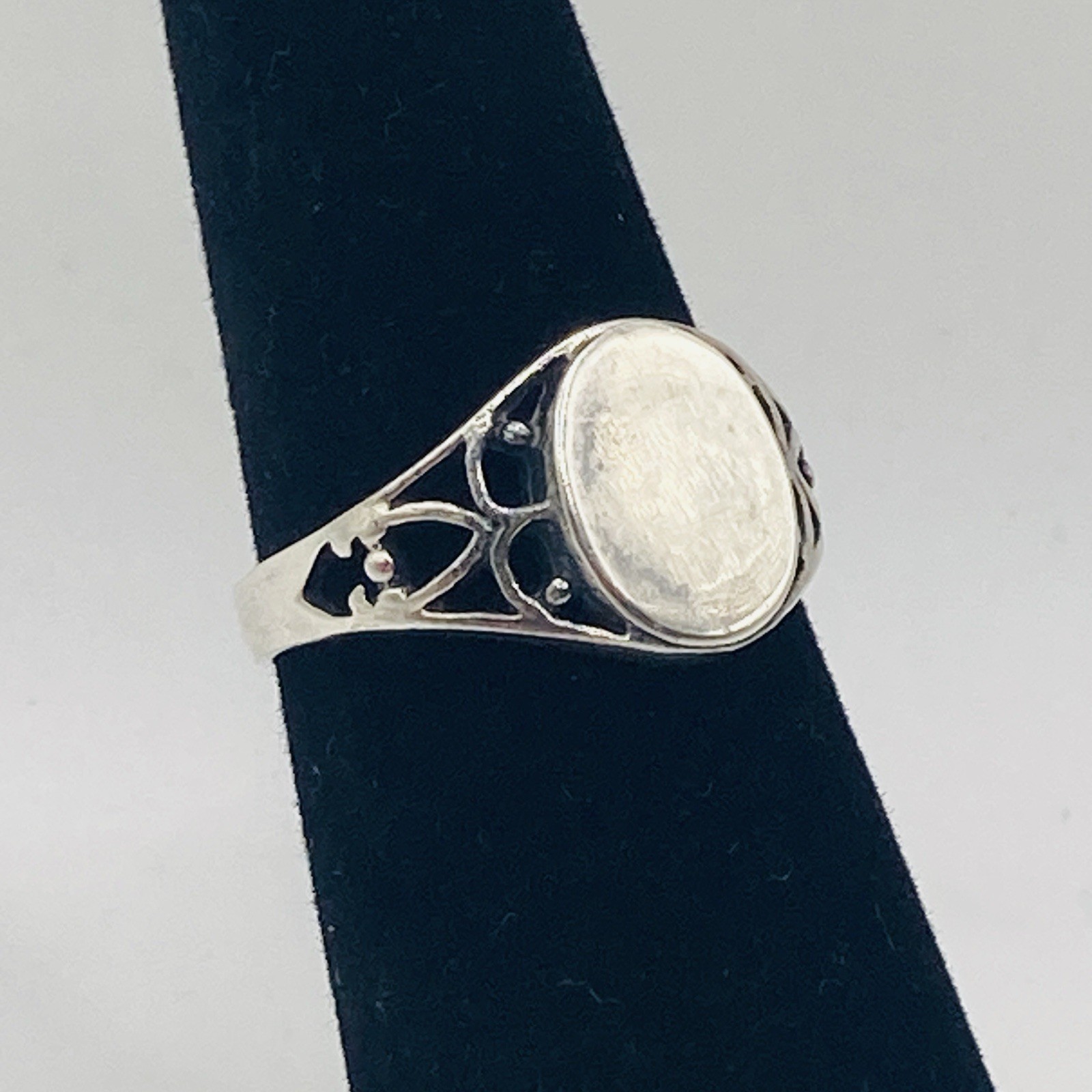 Vintage 925 Sterling Silver Oval Signet Ring Size 7 Filigree Openwork Thailand