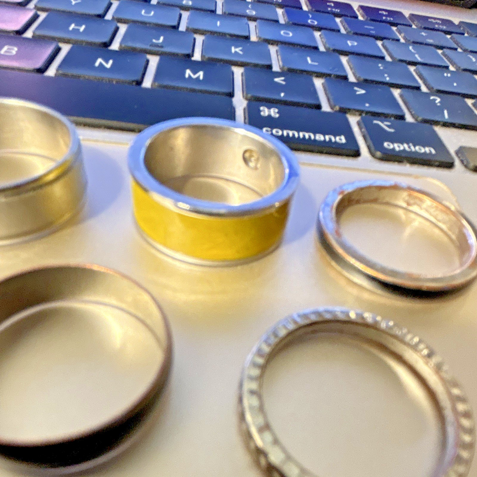 Mixed Lot Stainless Steel Rings Silver Yellow Green – 7 Pieces Unisex Adults