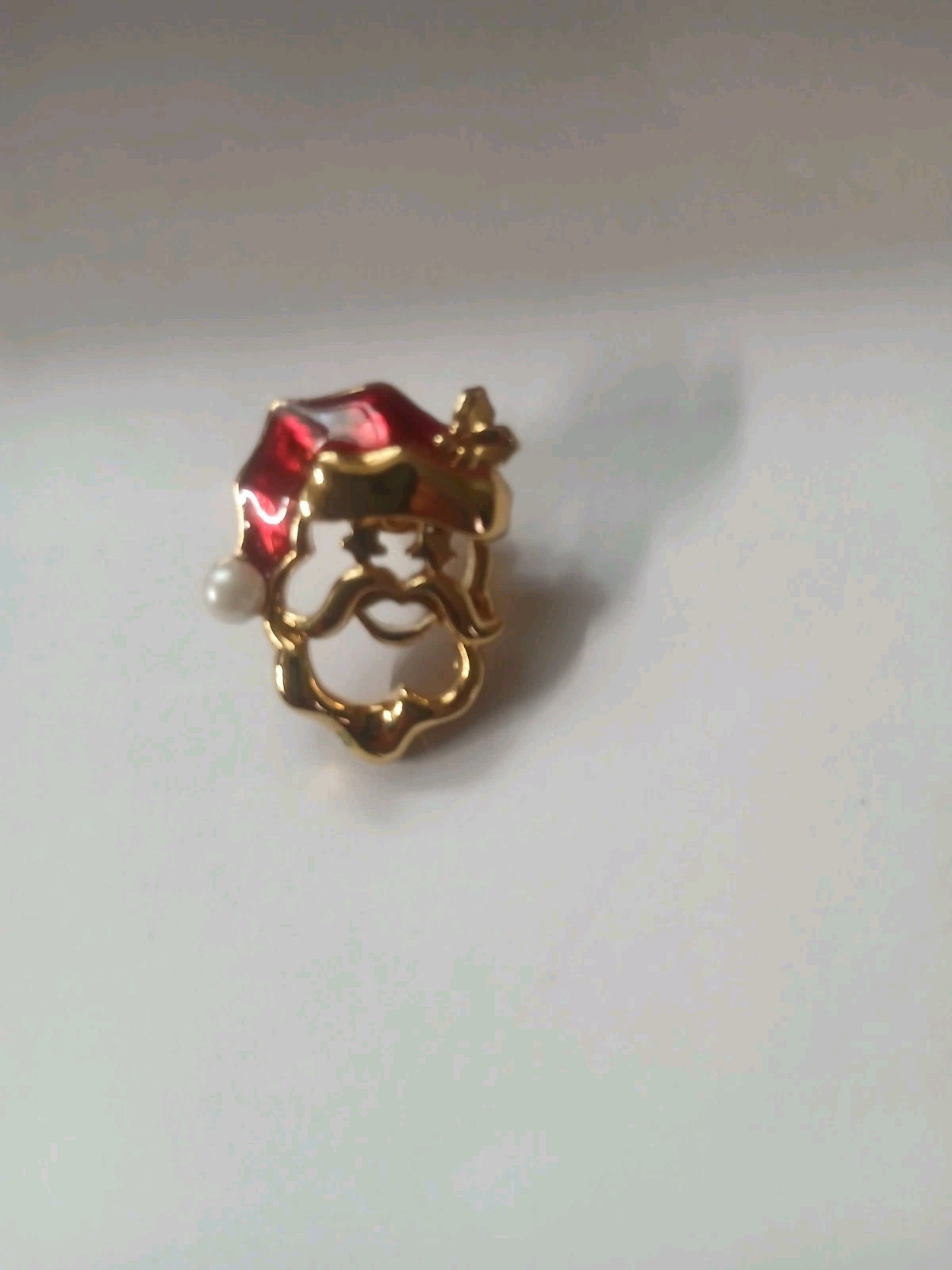Vtg Unsigned Gold Tone Enamel Pearl Santa Claus Hat Tie Lapel Brooch Pin
