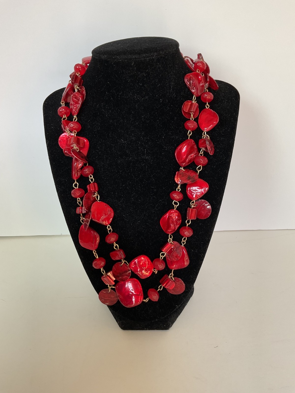 Lot of 6 vintage costume jewelry pieces in red/gold tone shades