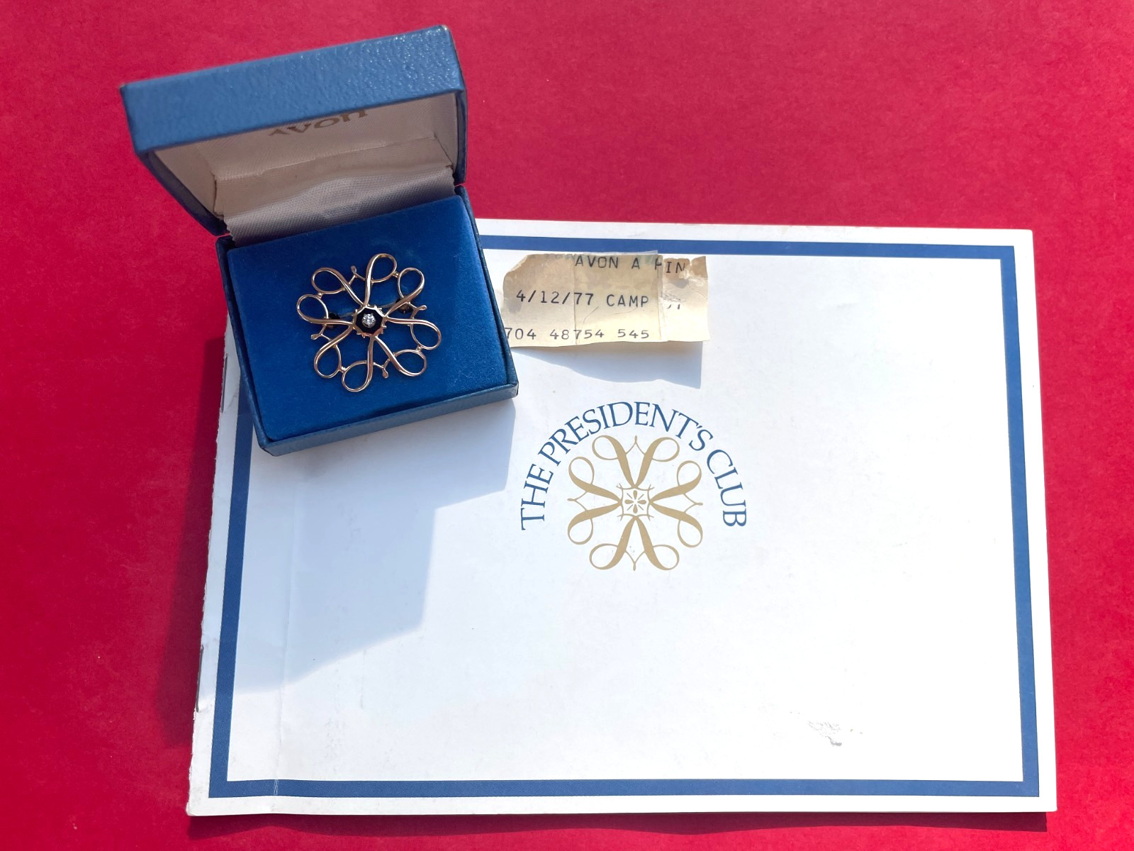 Vintage AVON 10K Yellow Gold Diamond & Onyx Award Pin/ Brooch w/Box & Booklet