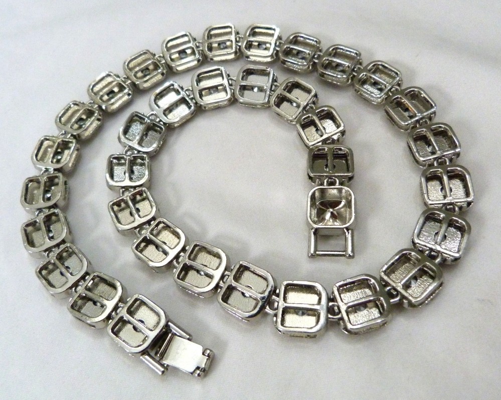HALO PAVE SET SPARKLING LARGE FACETED CRYSTAL LINKS RHODIUM PLATE NECKLACE