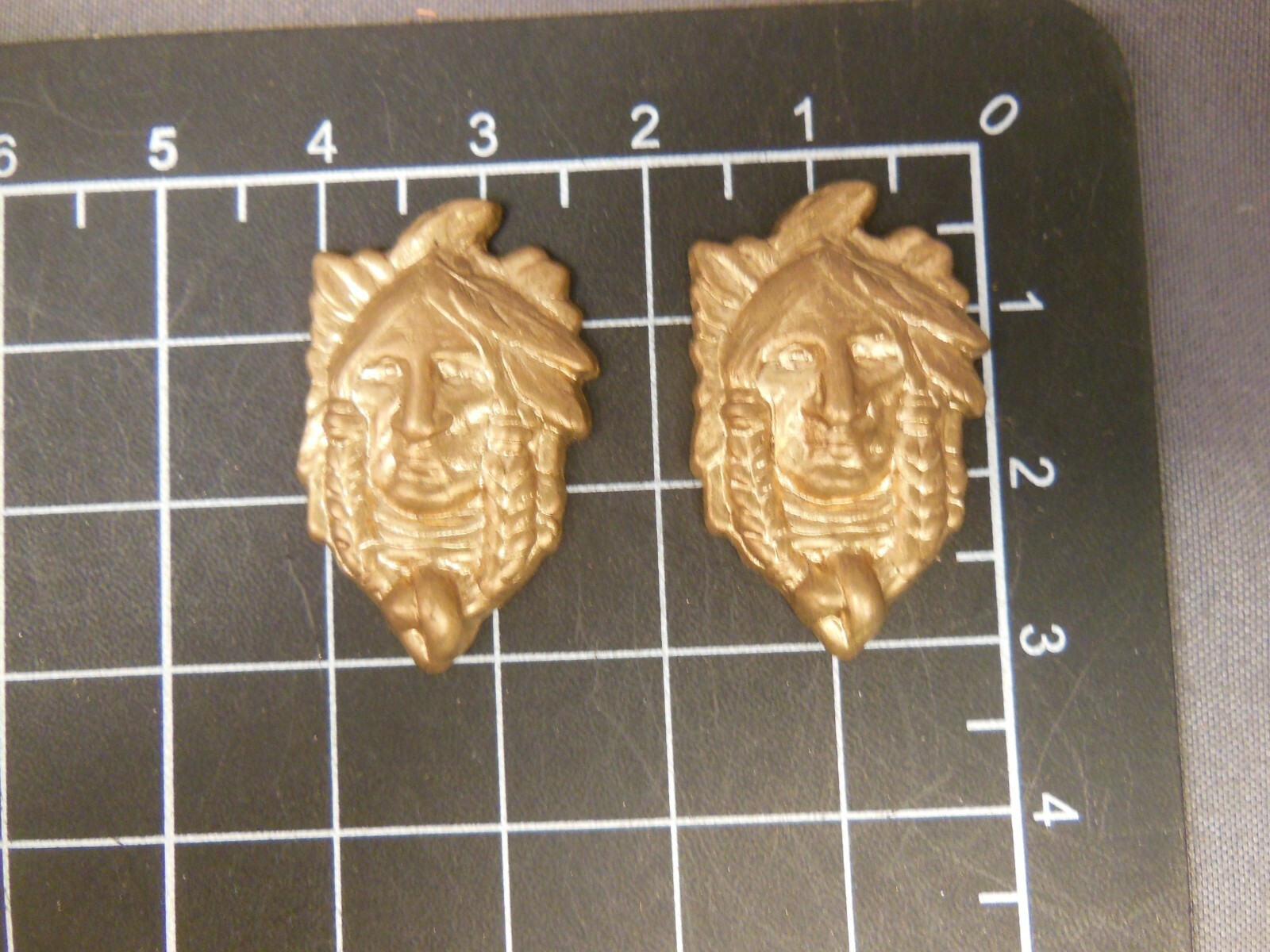 Brass n a t i v e American head (x2) jewelry stamping (osb197)