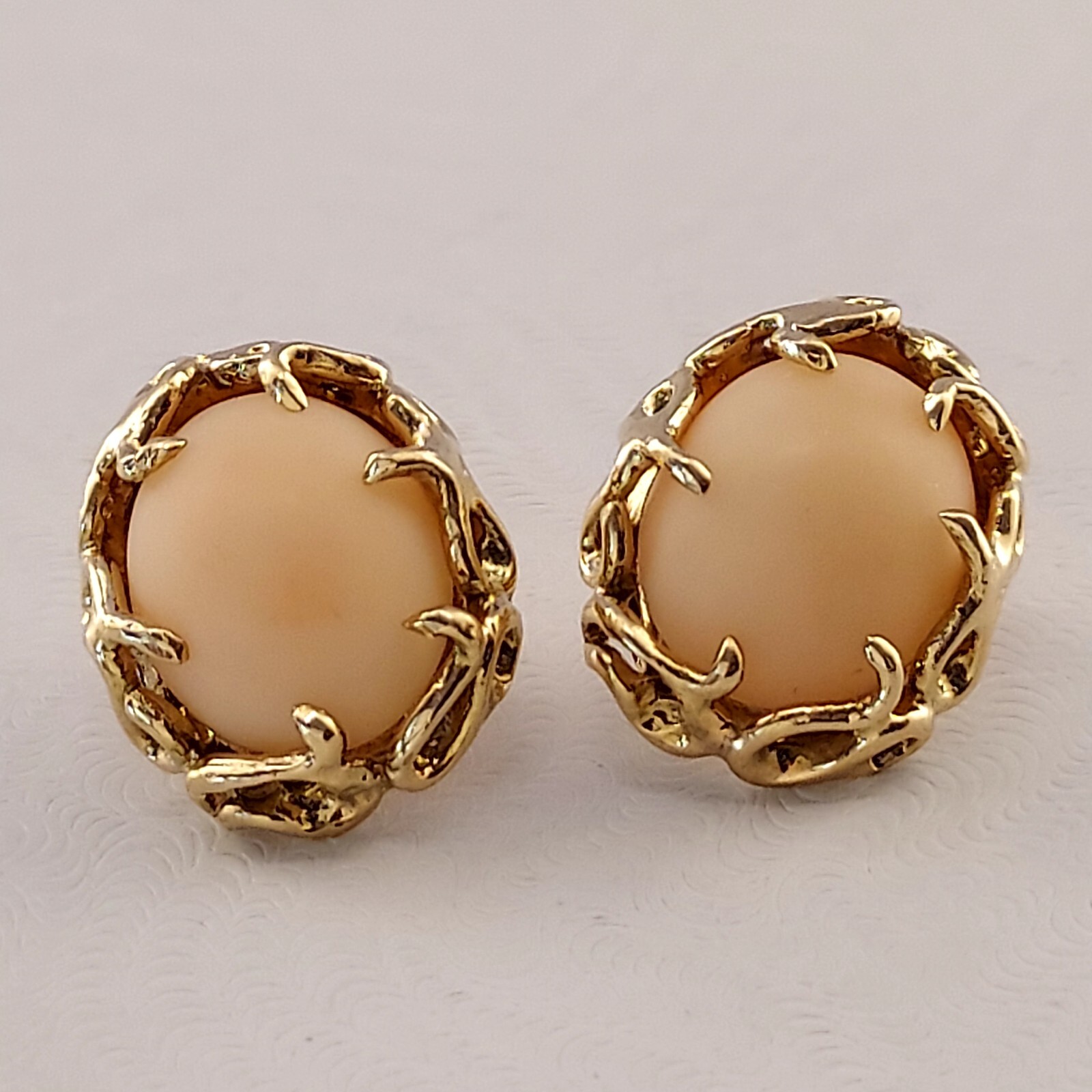 Vintage 14k Coral Stud Earrings. 1/2″x5/8″/ Weight 6.4 Grams. 10x 12 mm Coral.