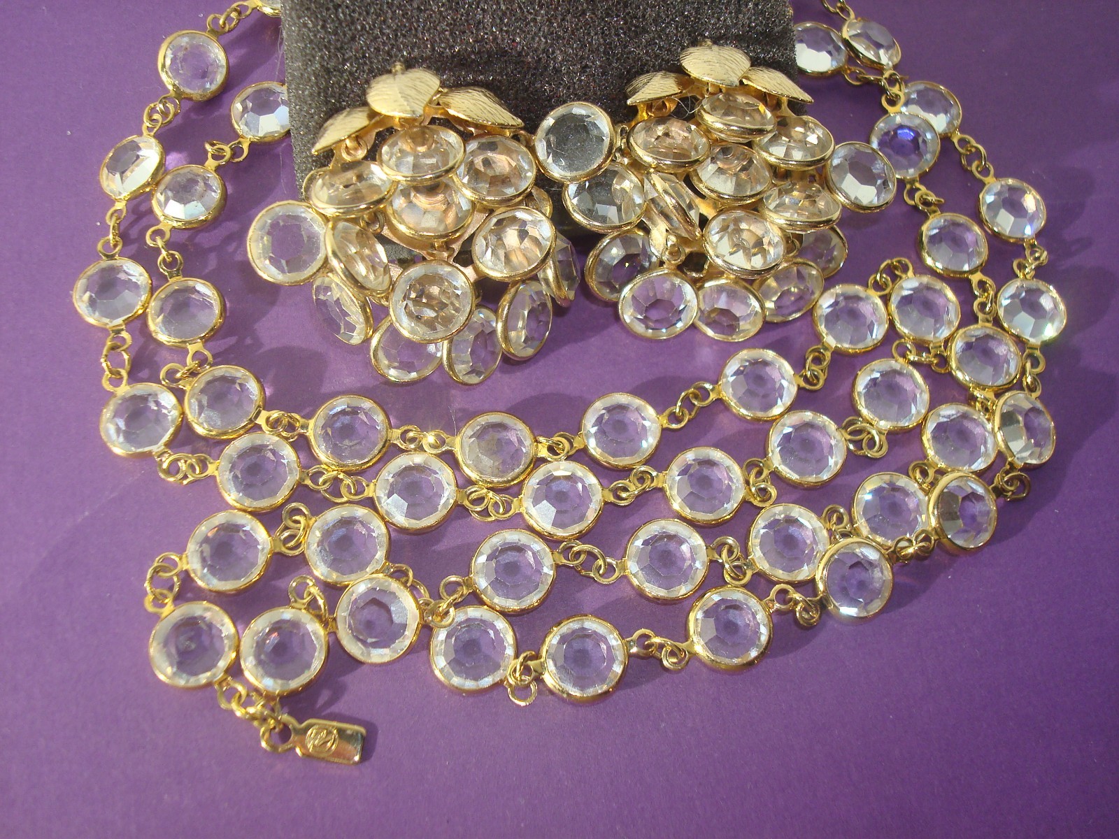 SWAROVSKI SWAN SET/LOT CLEAR CRYSTAL BEZEL NECKLACE 36″&EARRINGS,CLUSTER,DANGLE