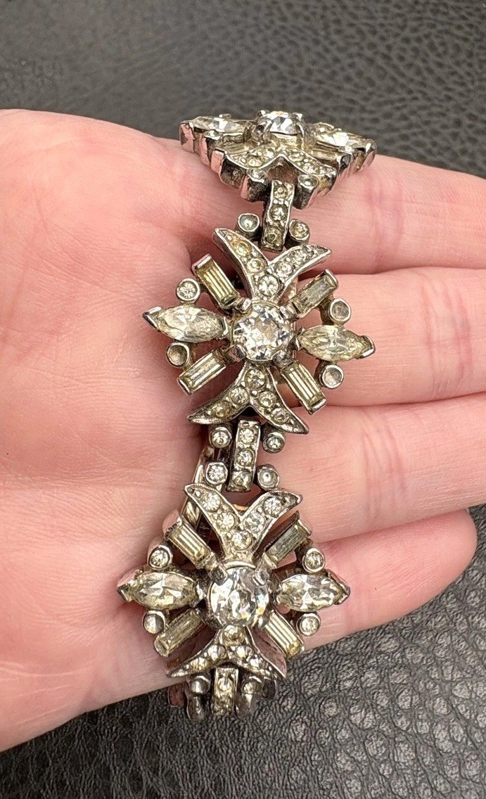Vintage HIGH END Silver Tone Rhinestone Statement Bracelet Safety Chain READ