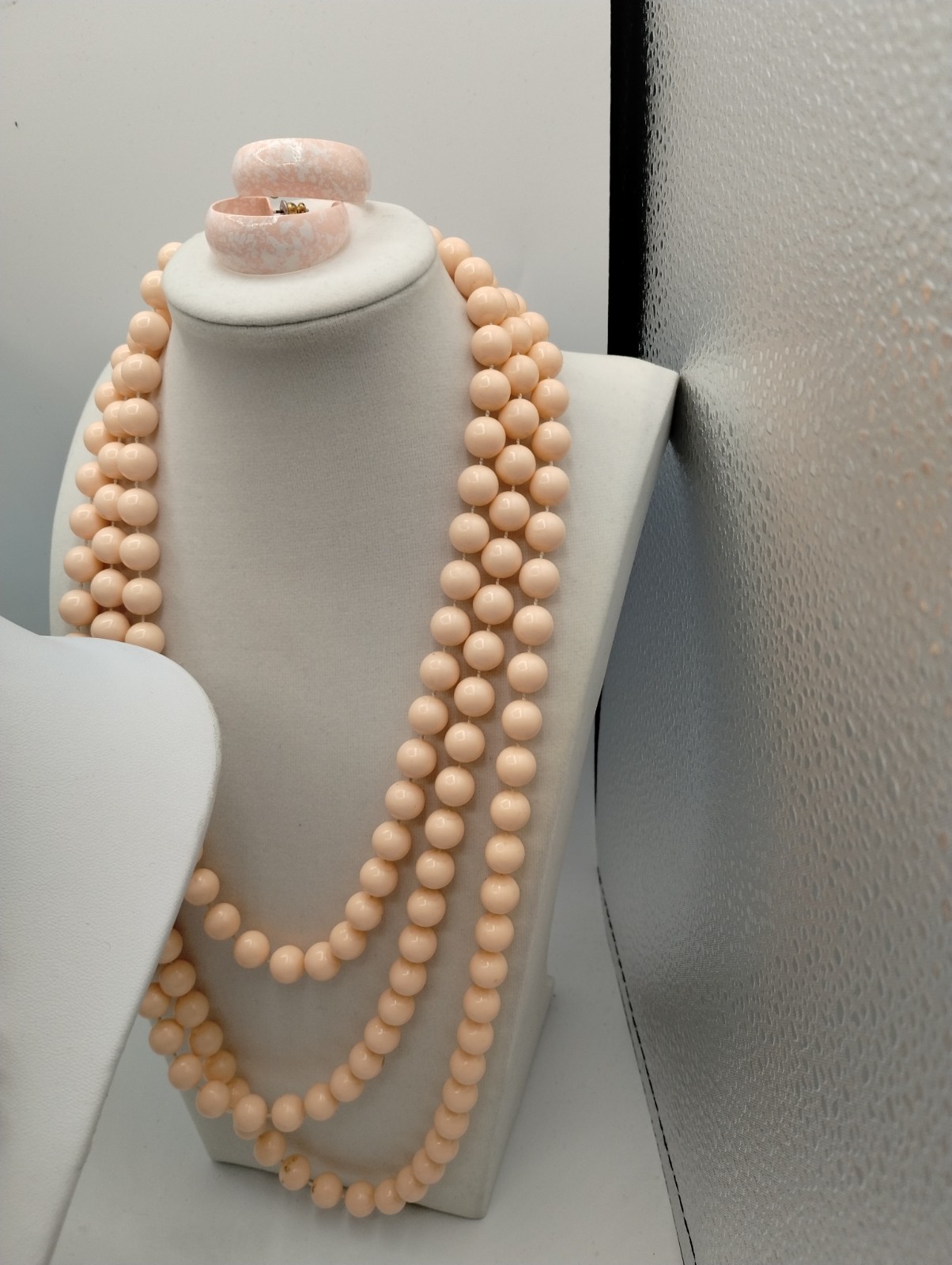 Elegant Peach And Gold Tone Jewelry Lot. Some New Some Used. 17 Pieces. Lot#140