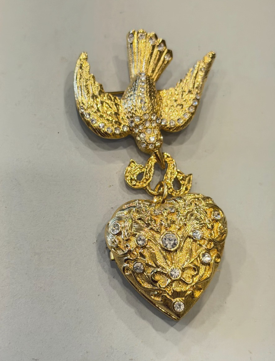 I am Edgar Berebi this is my Dove Heart pin NOS vintage signed Certificate .