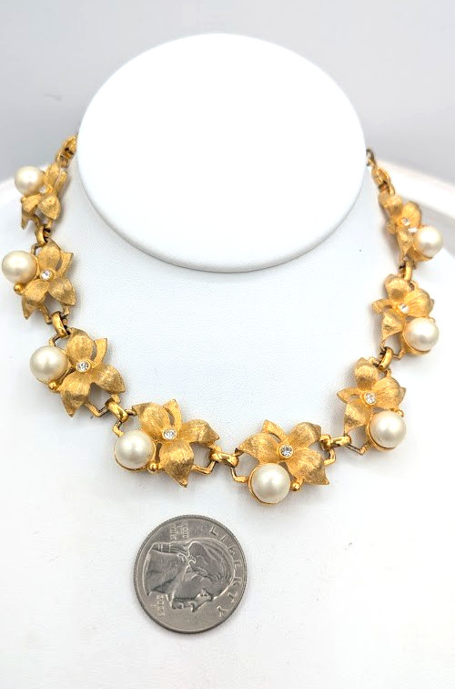 Vintage JUDY-LEE Floral Necklace Glass Pearls Rhinestones Gold Tone Adjustable