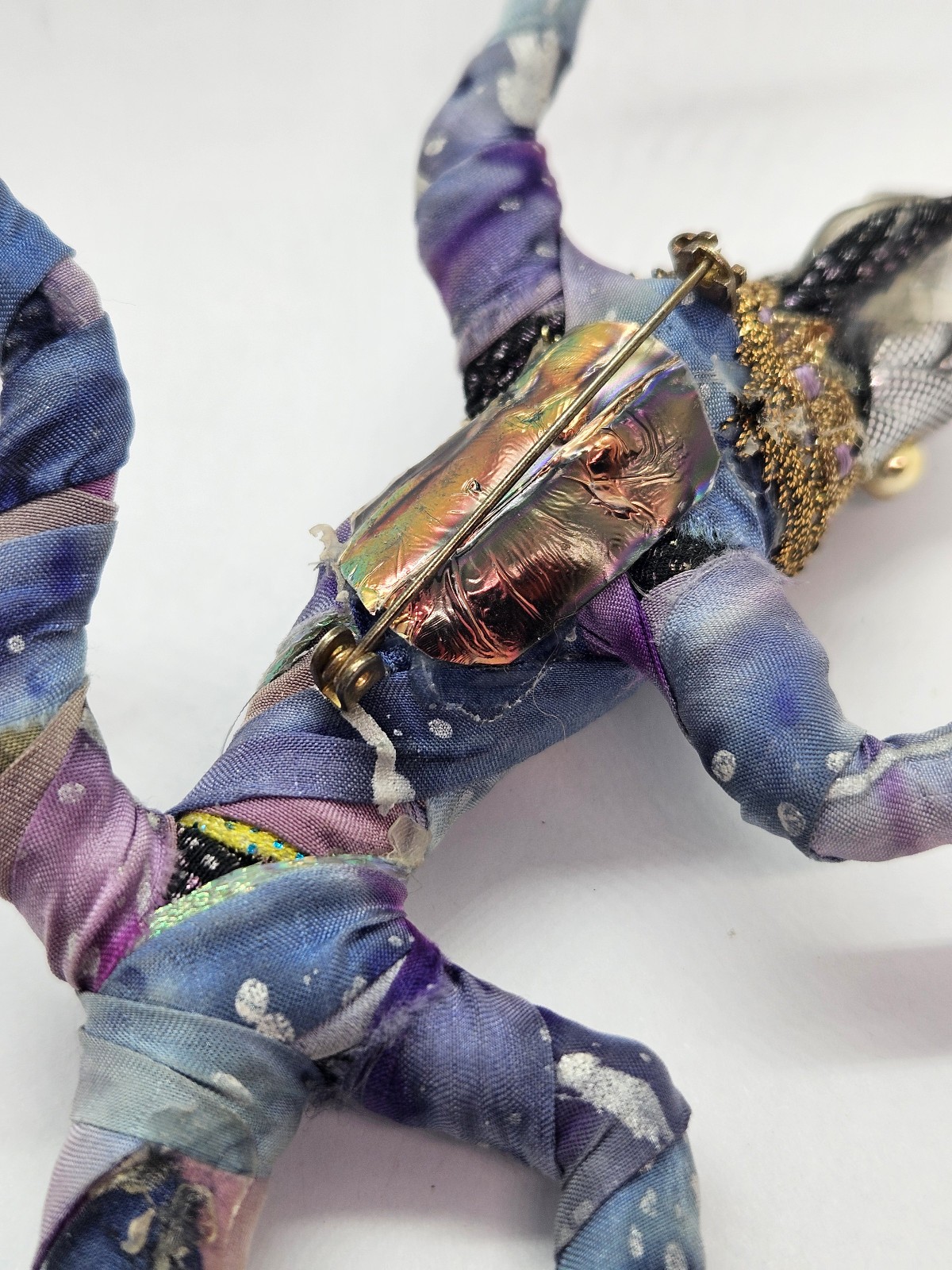 Amazing SANDRA KLINK Wondrous Creatures Lizard Reptile Brooch Art Pin Fabric 8″