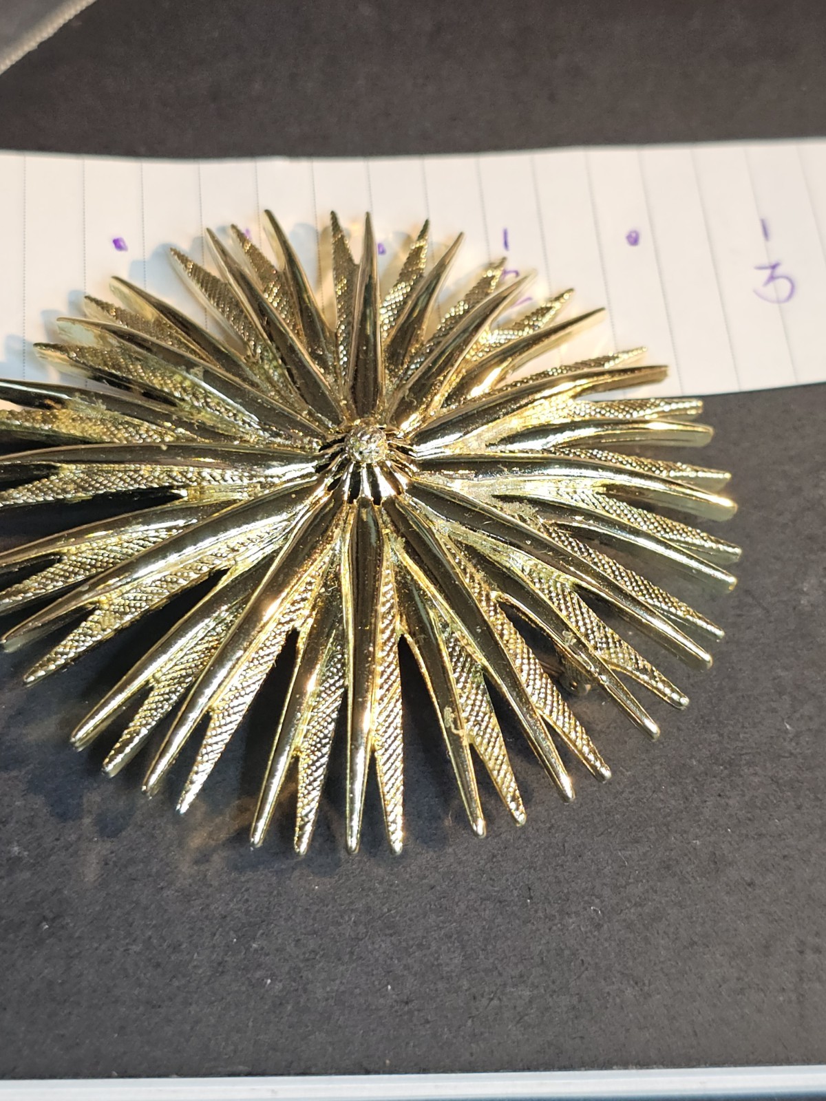 Vintage Emmons Gold Tone Starburst Flower Atomic Brooch Large 2.5″ Textured