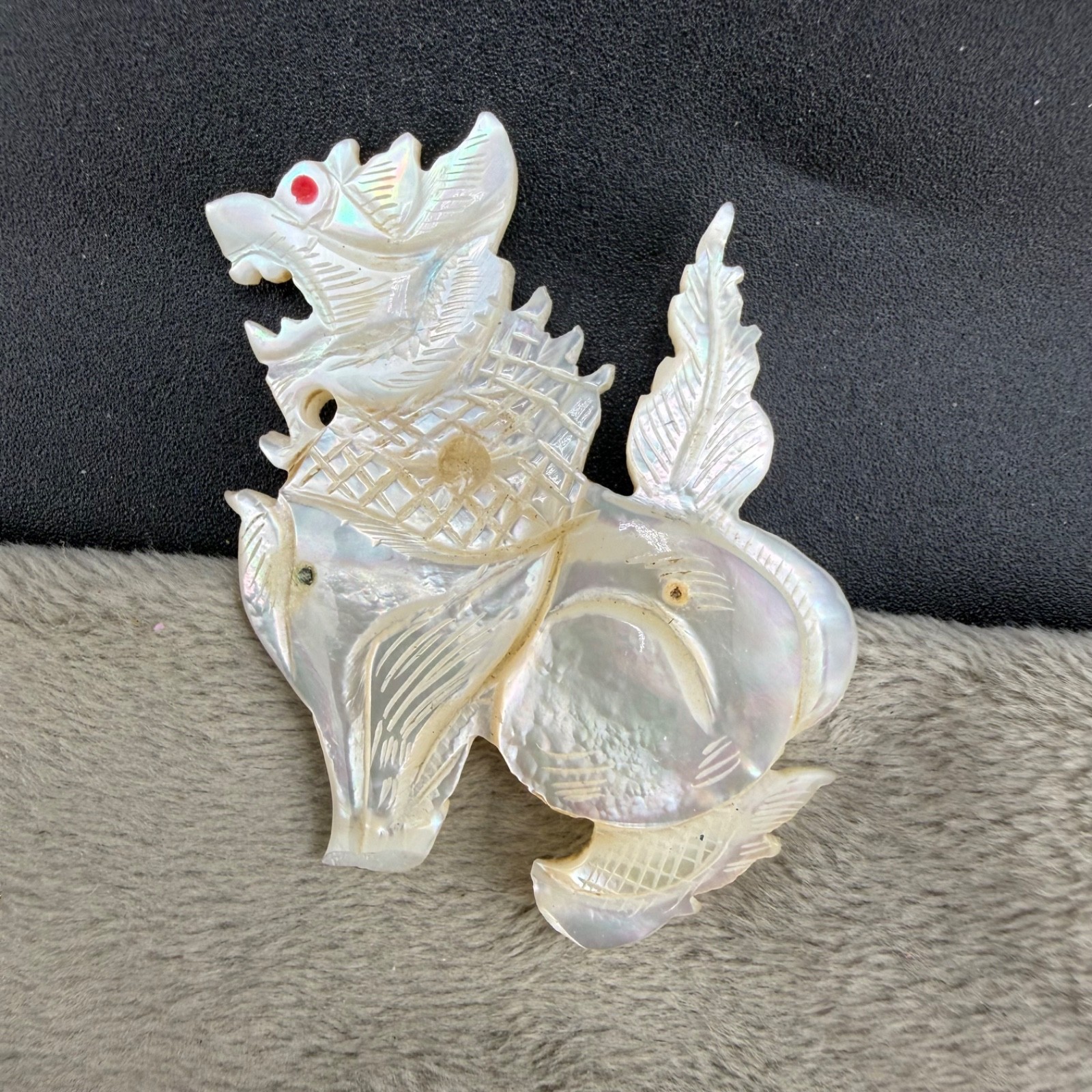 Vintage Mother of Pearl Foo Dog Brooch Lion