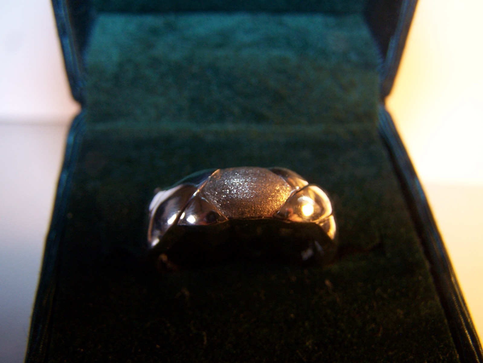 VINTAGE NEW UNISEX HUGS&KISSES STERLING SILVER BAND/RING SIZE 9 3/4 SIGNED