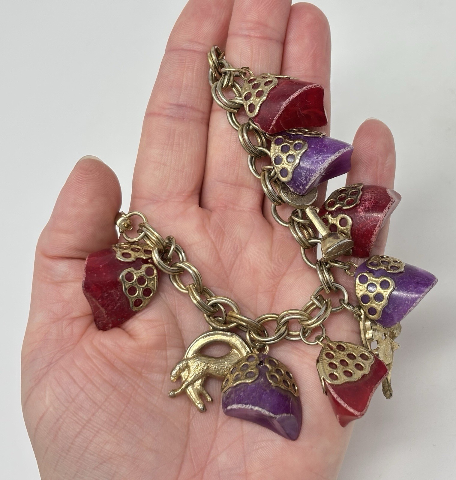 Vintage 60’s Chunky Charm Bracelet Lucky Horse Shoe Racing Purple Red Lucite