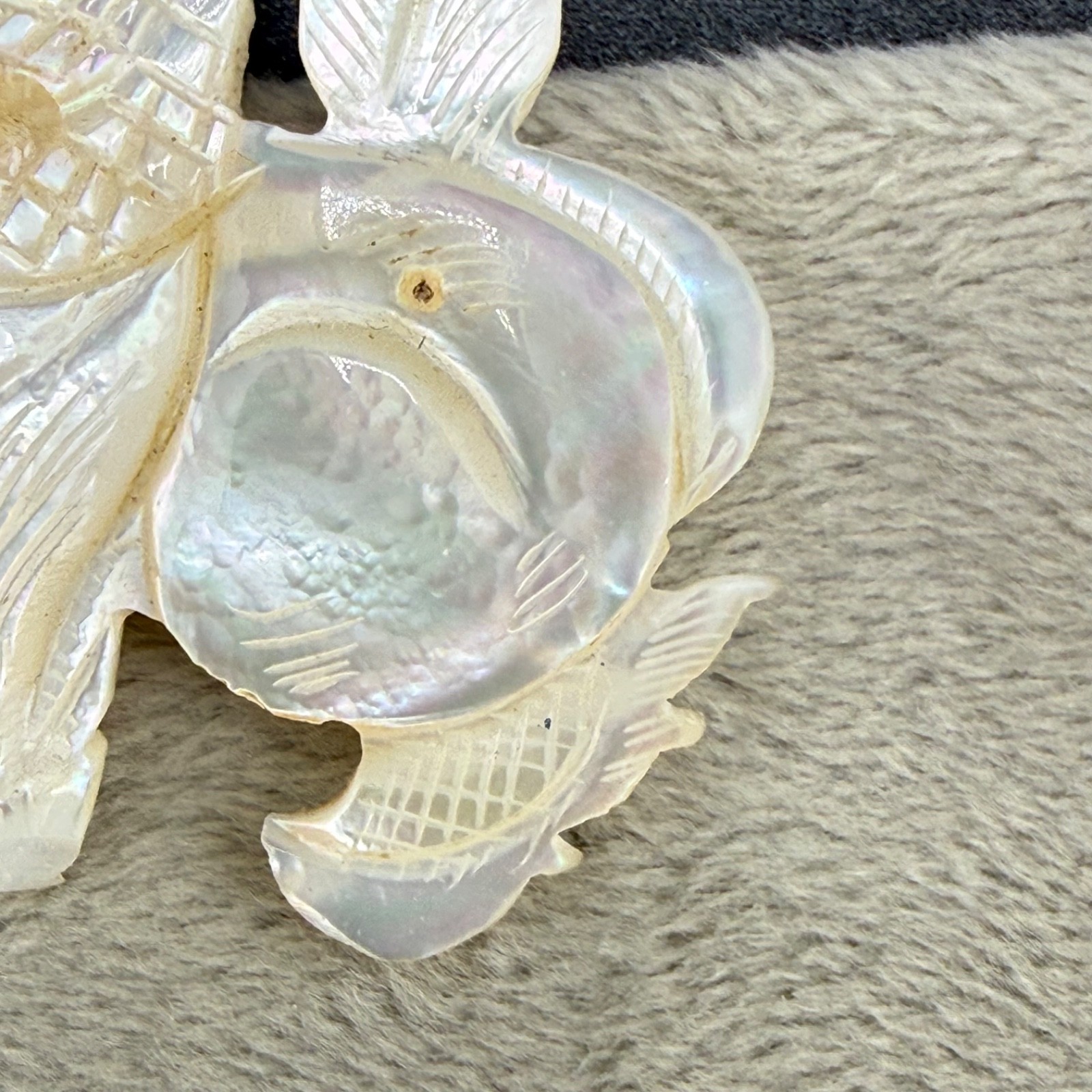 Vintage Mother of Pearl Foo Dog Brooch Lion