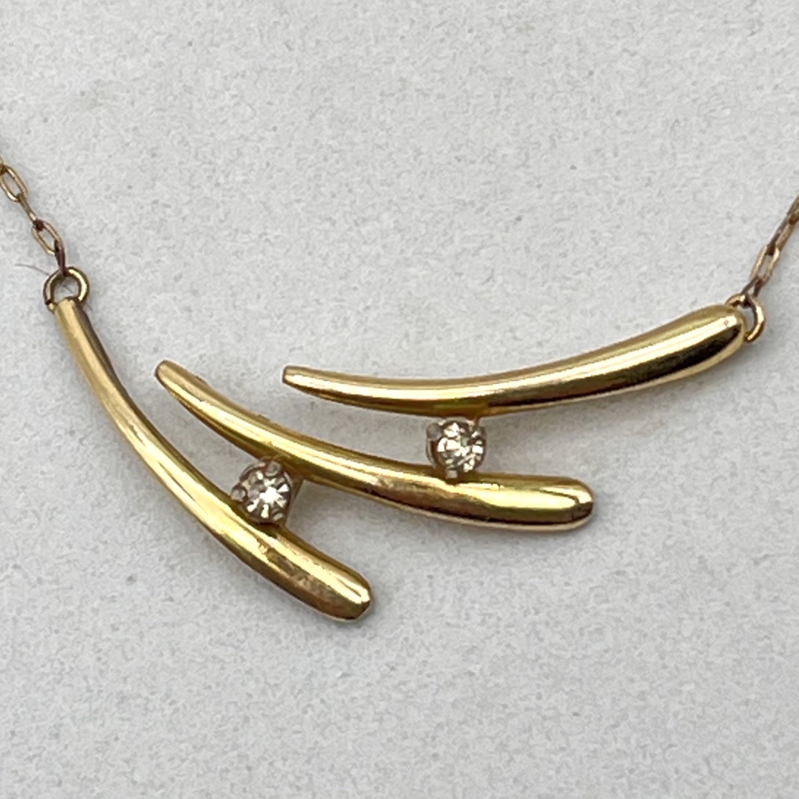 Vintage Modernist Abstract Pendant Necklace Gold Tone Rhinestone Accent 17″