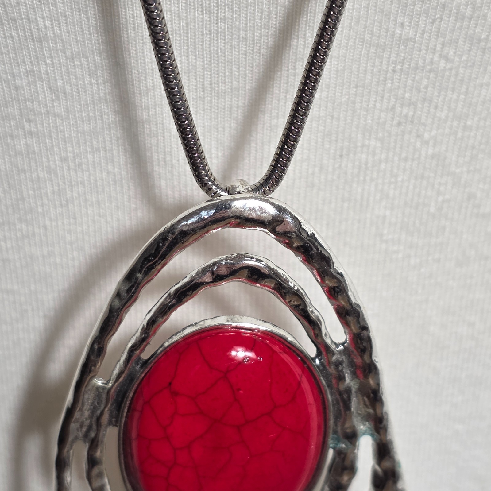 Silver-Tone Necklace Abstract Hammered Frame Pendant Red Crackle Faux Stone