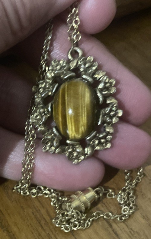 Vintage Tiger Eye Stone in Bronze Floral Motif Pendant 20” Chain Necklace Estate