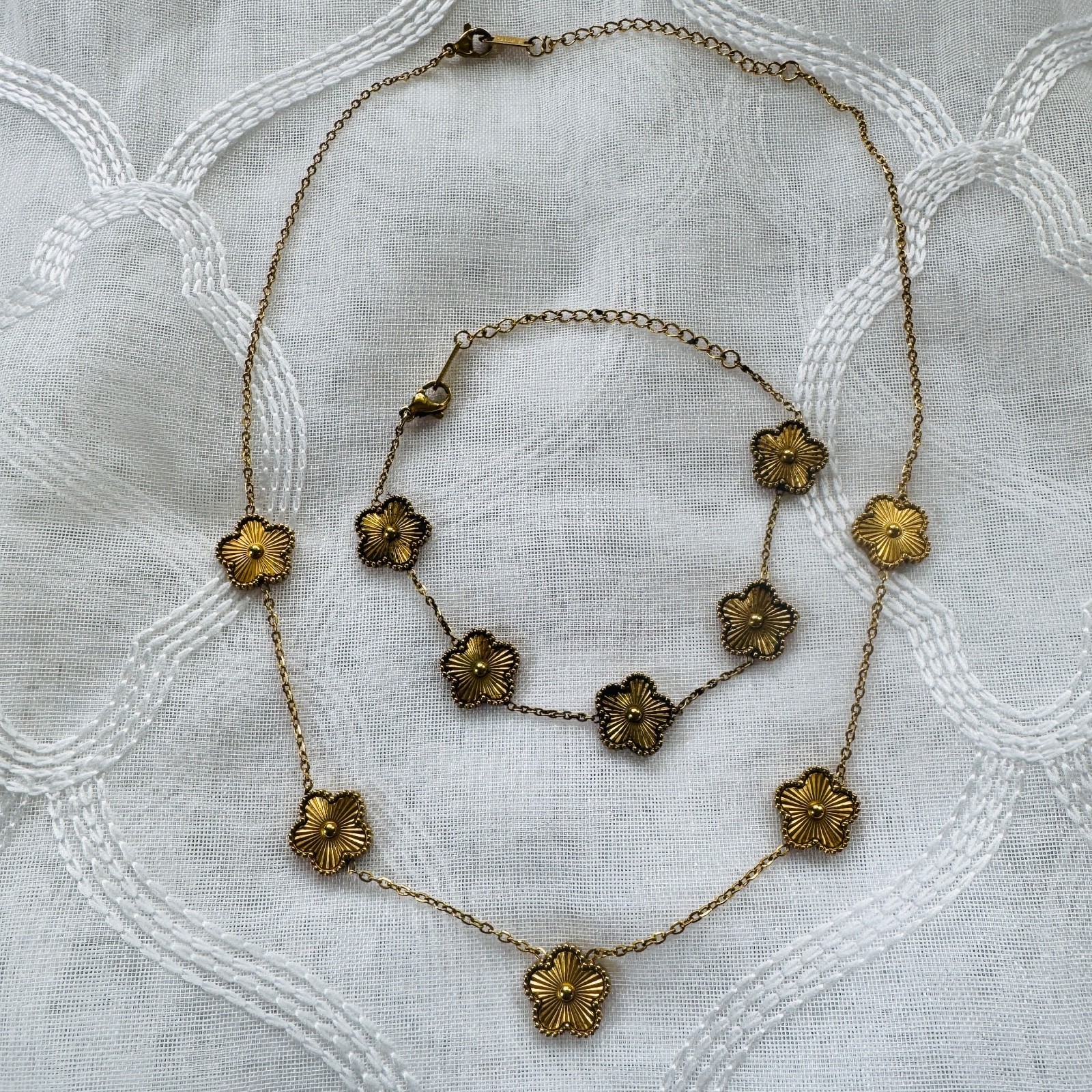 Vintage Gold Tone Flower Link Necklace & Bracelet Set Floral Statement