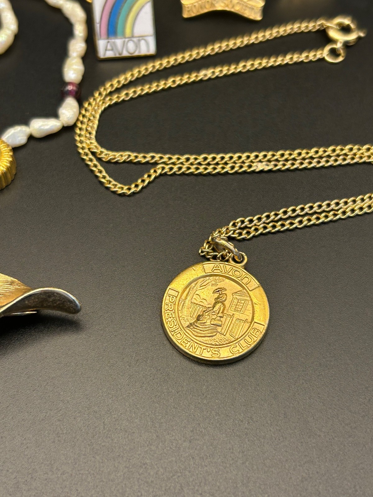 Vintage Avon Gold Tone Jewelry Lot President’s Club 1984 Necklace Brooch Pins