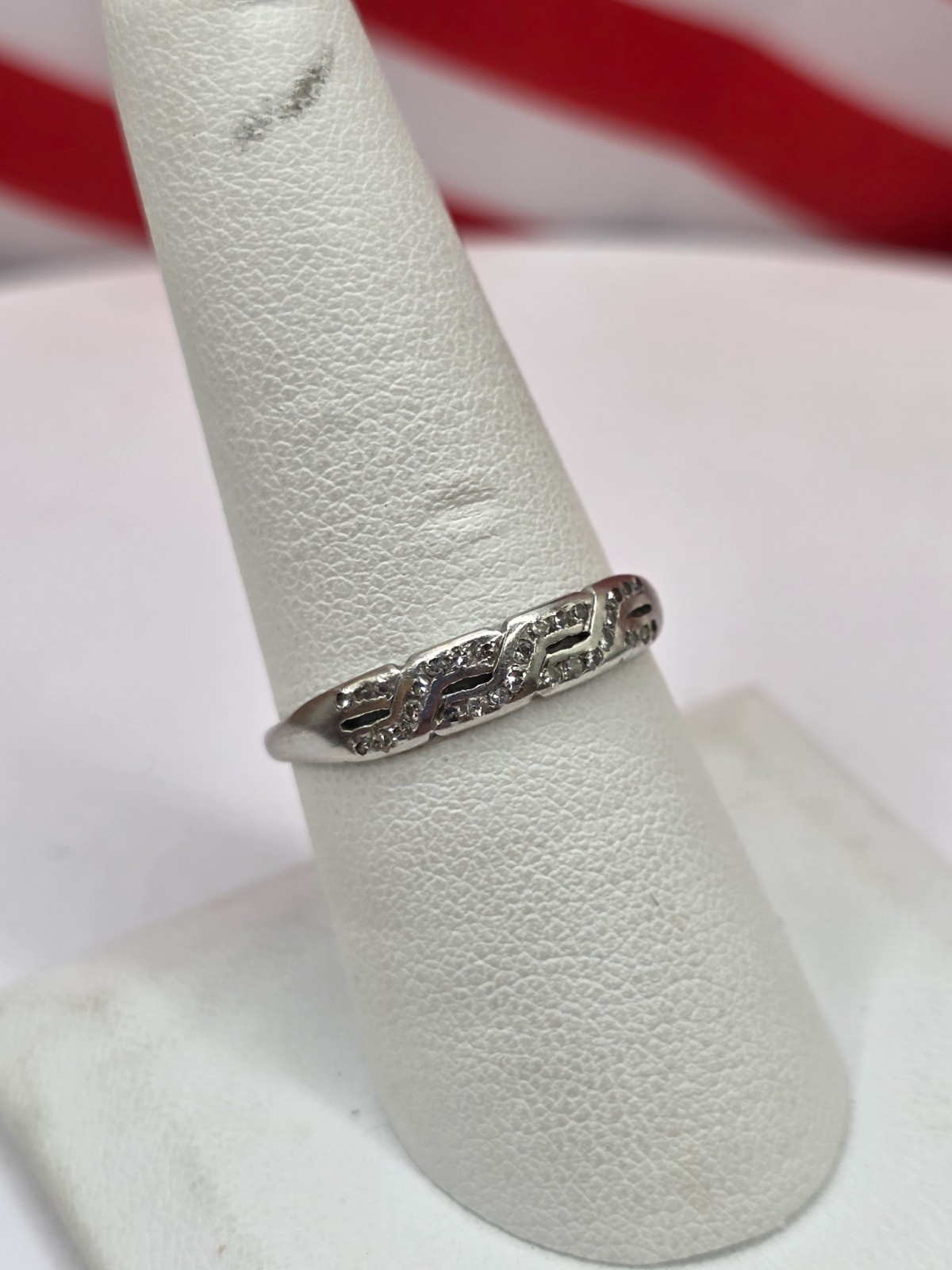 Antique Platinum Diamond art Deco band ring rose cut diamonds