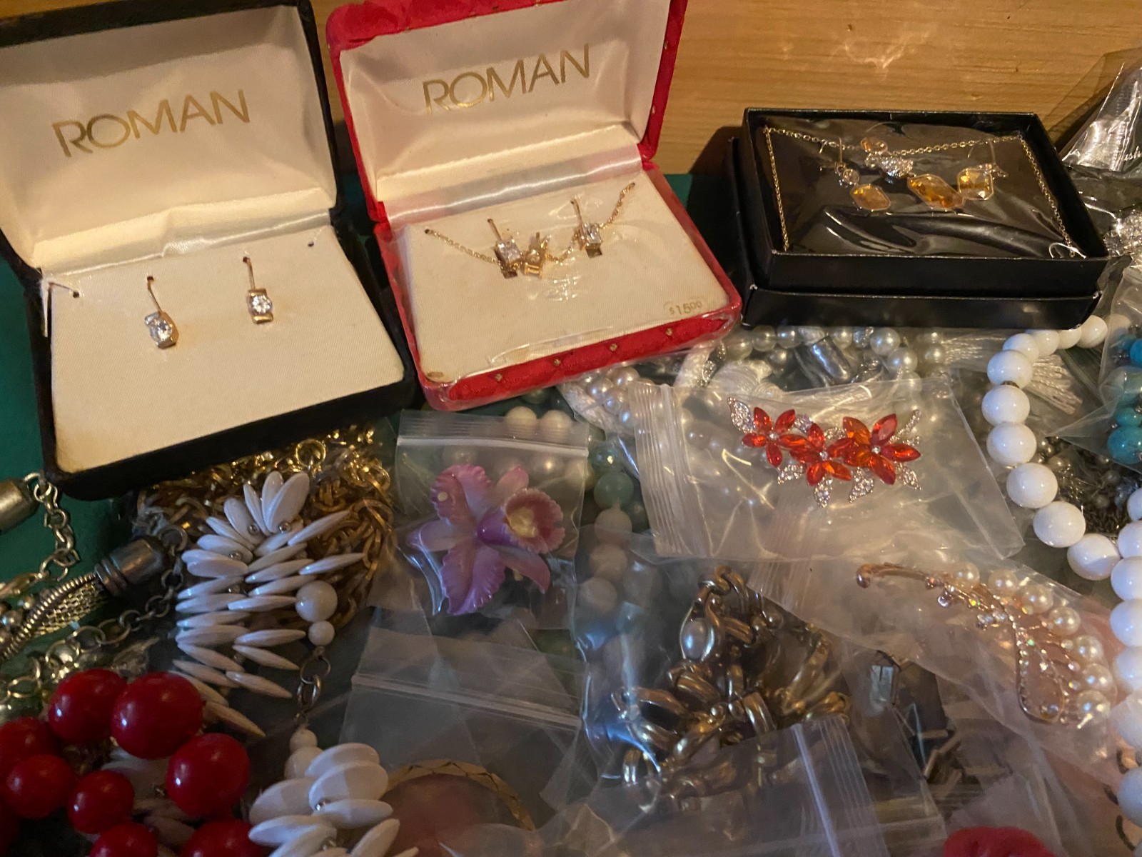 VINTAGE to Modern JEWELRY LOT 9 LBS 200 PCS RHINESTONE RING NECK WEARABLE #17
