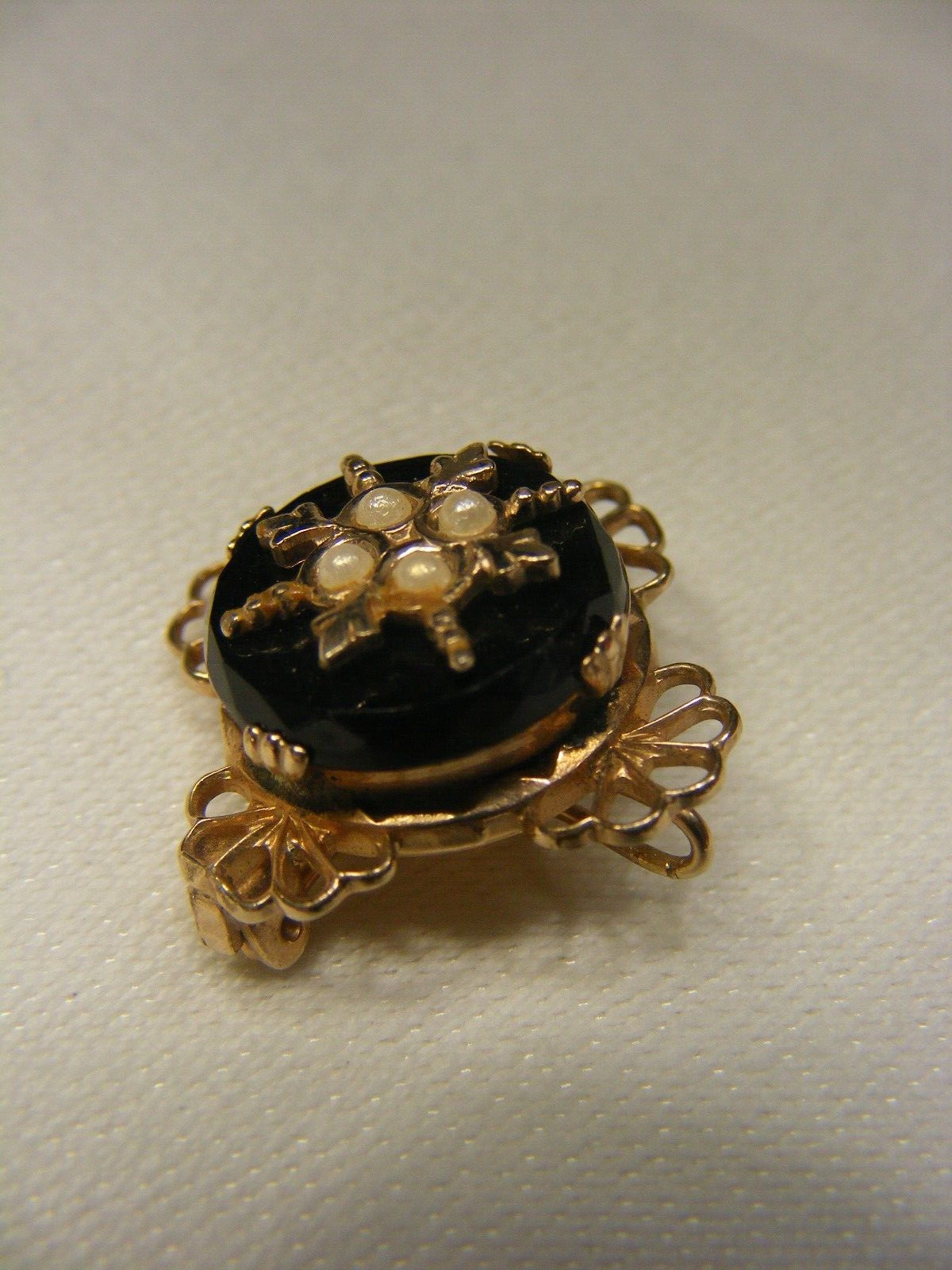 Vintage Victorian Era Style 1″ Pendant Pin Black Cut Stone Seed Faux Pearl