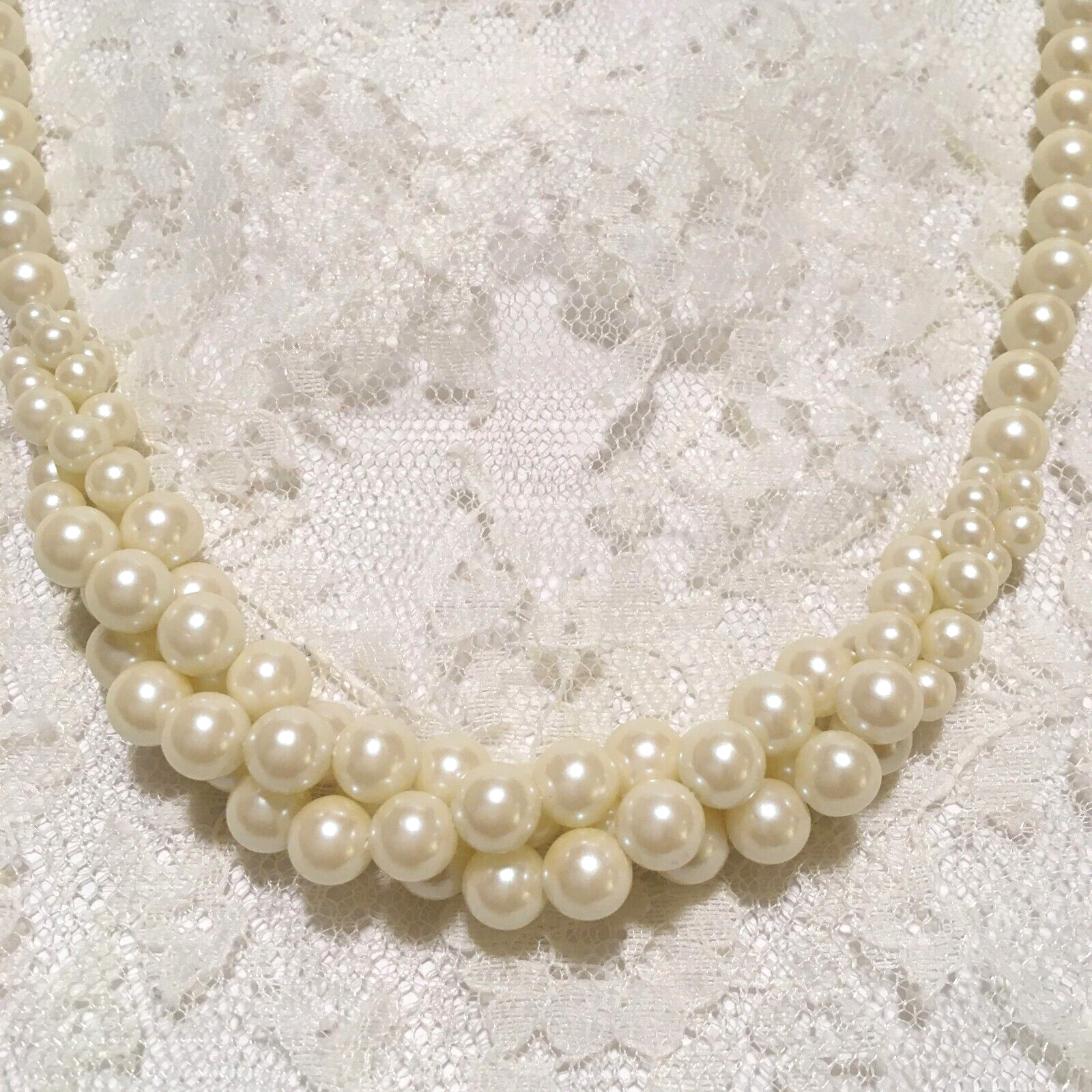 Vintage Faux Pearl Necklace Plastic Beaded Torsade style Collar 19″