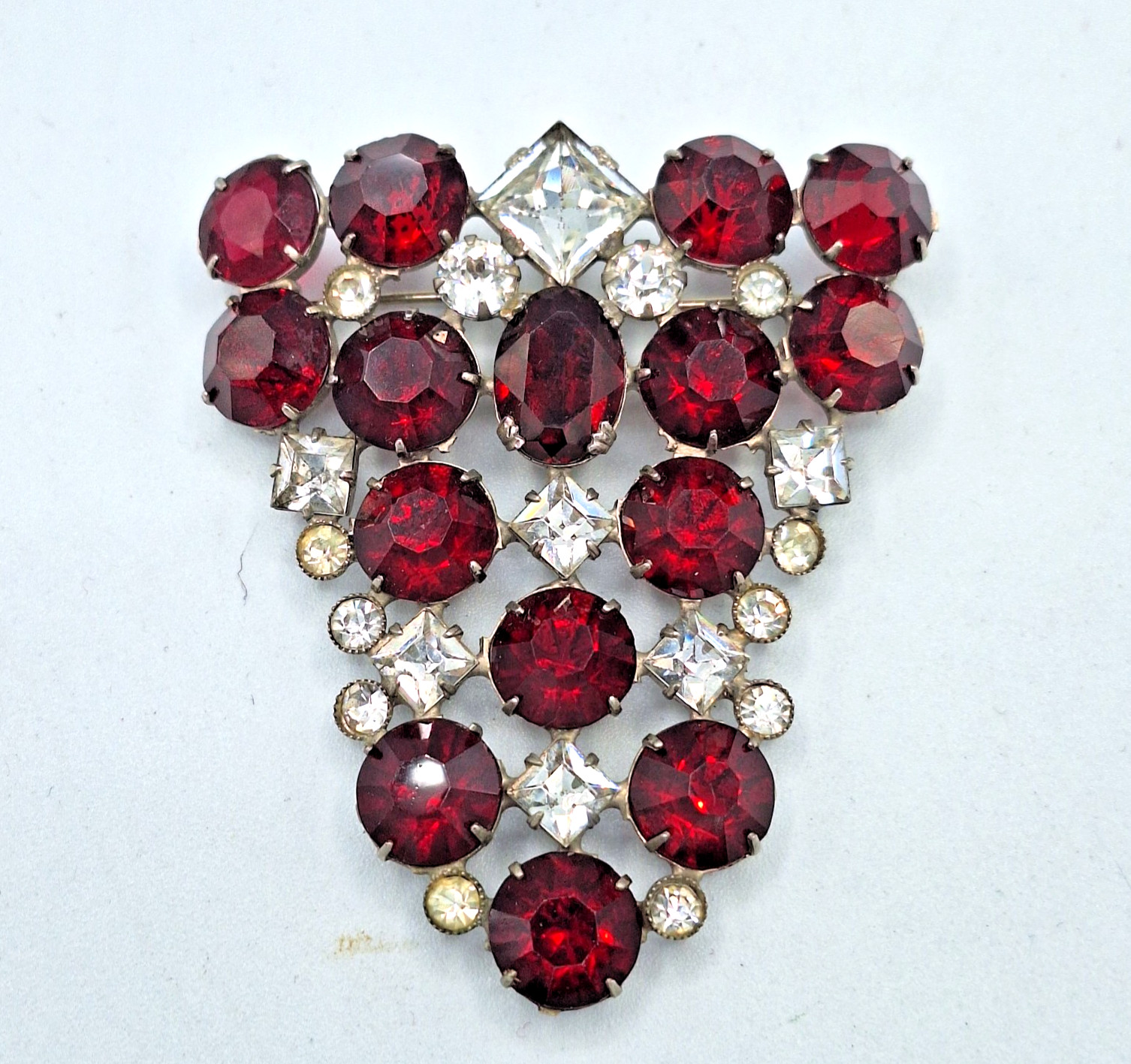 Red and Clear Rhinestone Triangular Brooch Unsigned 2.25″