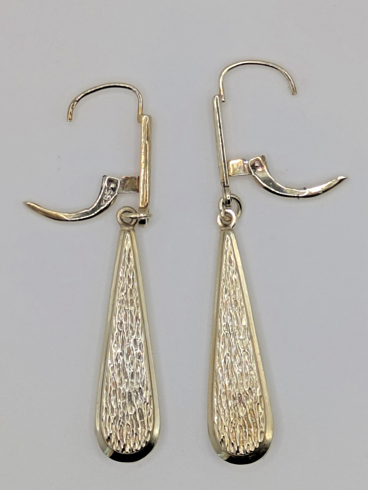 Rare Vintage 14K Gold 3.71g Teardrop Dangle/Drop Leverback Earrings With Texture