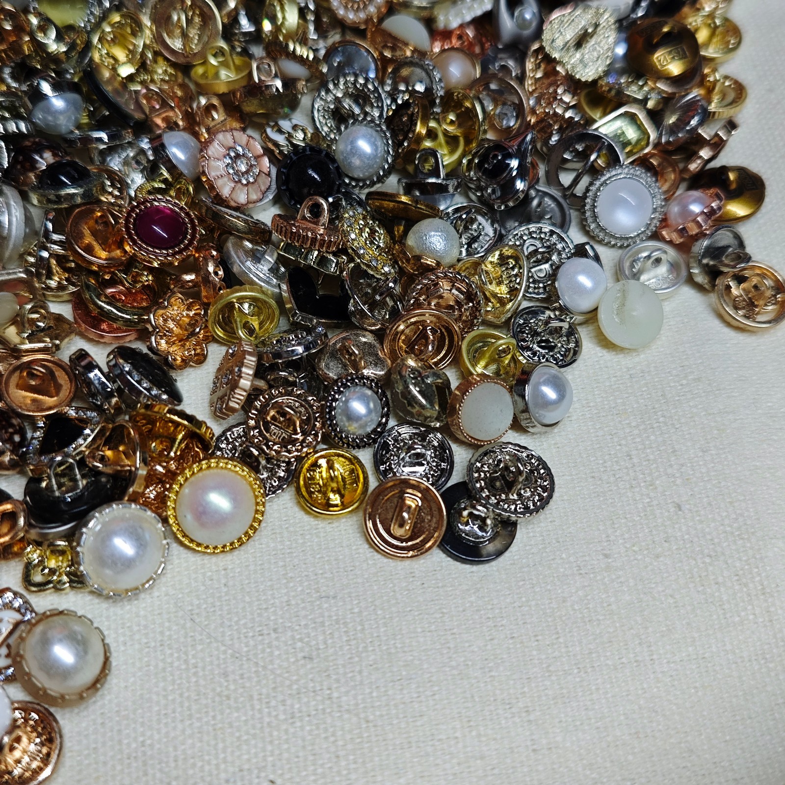 100pcs Vintage Retro Iron Metal Buttons Mixed 1-2cm Sewing Collection Crafts