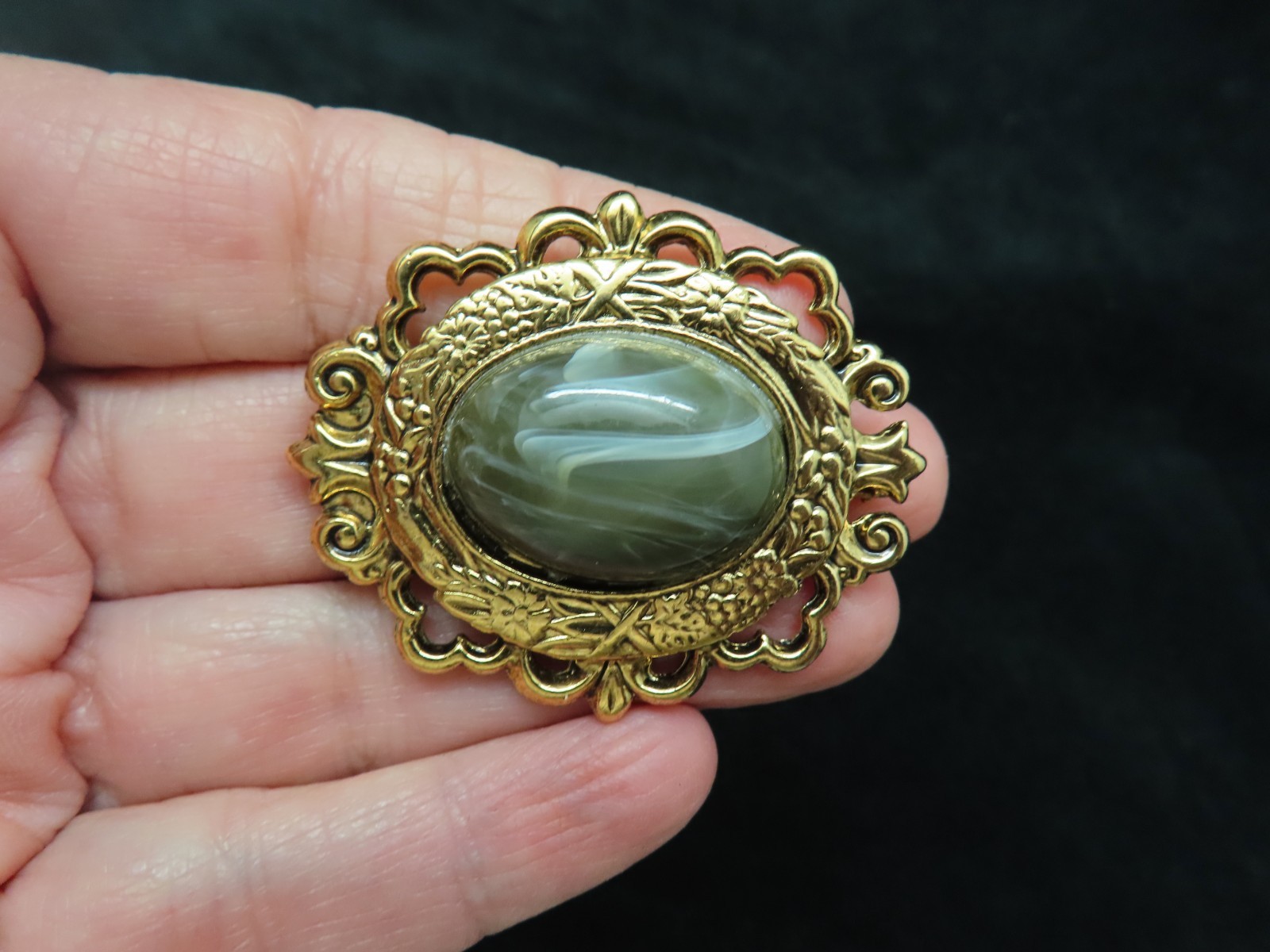 Vintage 1990’s Marbleized Khaki Cabochon Brooch