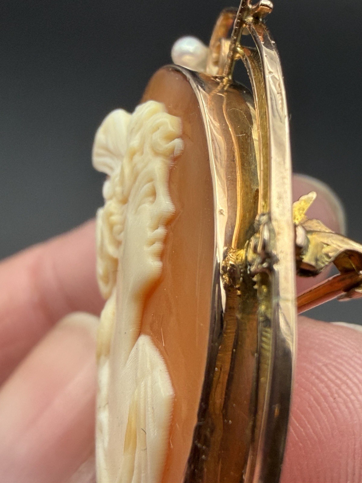 Antique Edwardian 10K Gold Carved Shell Cameo Brooch Seed Pearl Goddess Psyche