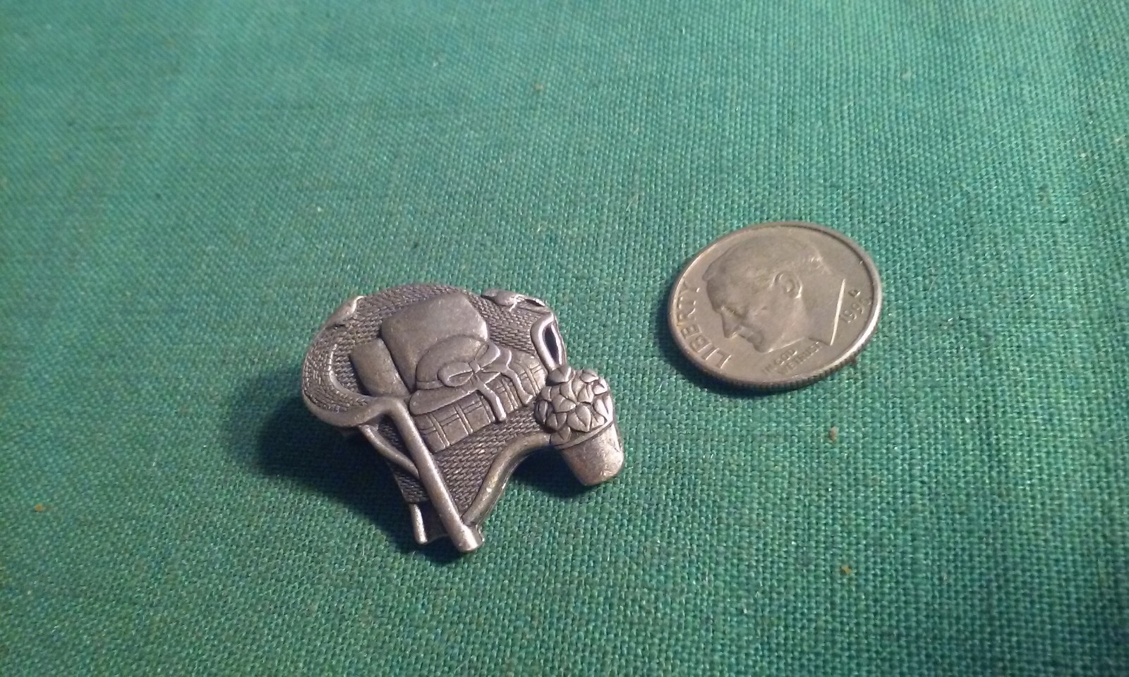 Birds & Blooms Limited Edition 2008 Wicker Chair Pewter Brooch Lapel Pin
