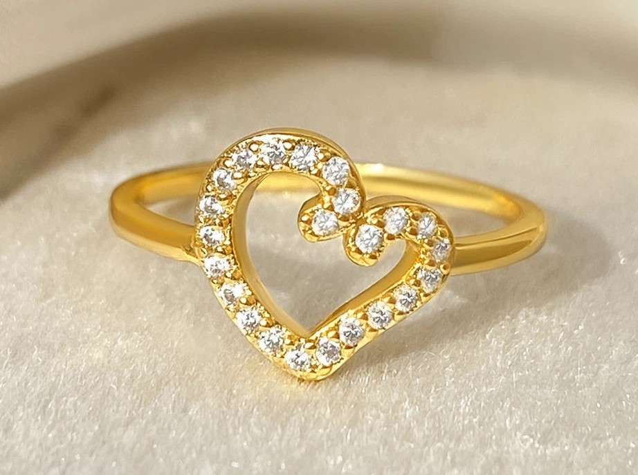 0.23TCW Round Cut White Moissanite Heart Pattern Wedding Ring 10K Yellow Gold FN