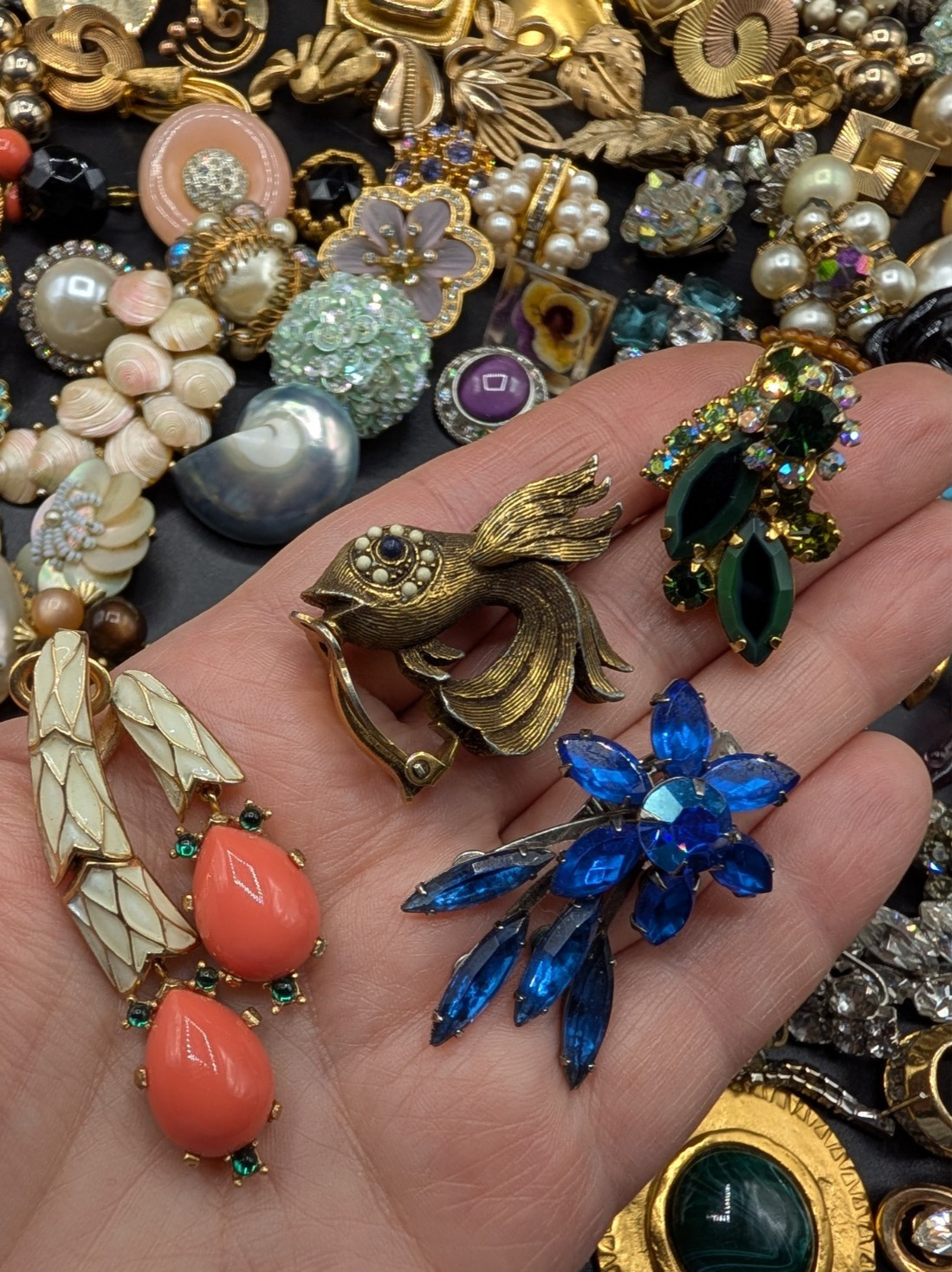 Large Lot of Vintage Singe Earrings For Crafts Aprox 2.5 lb